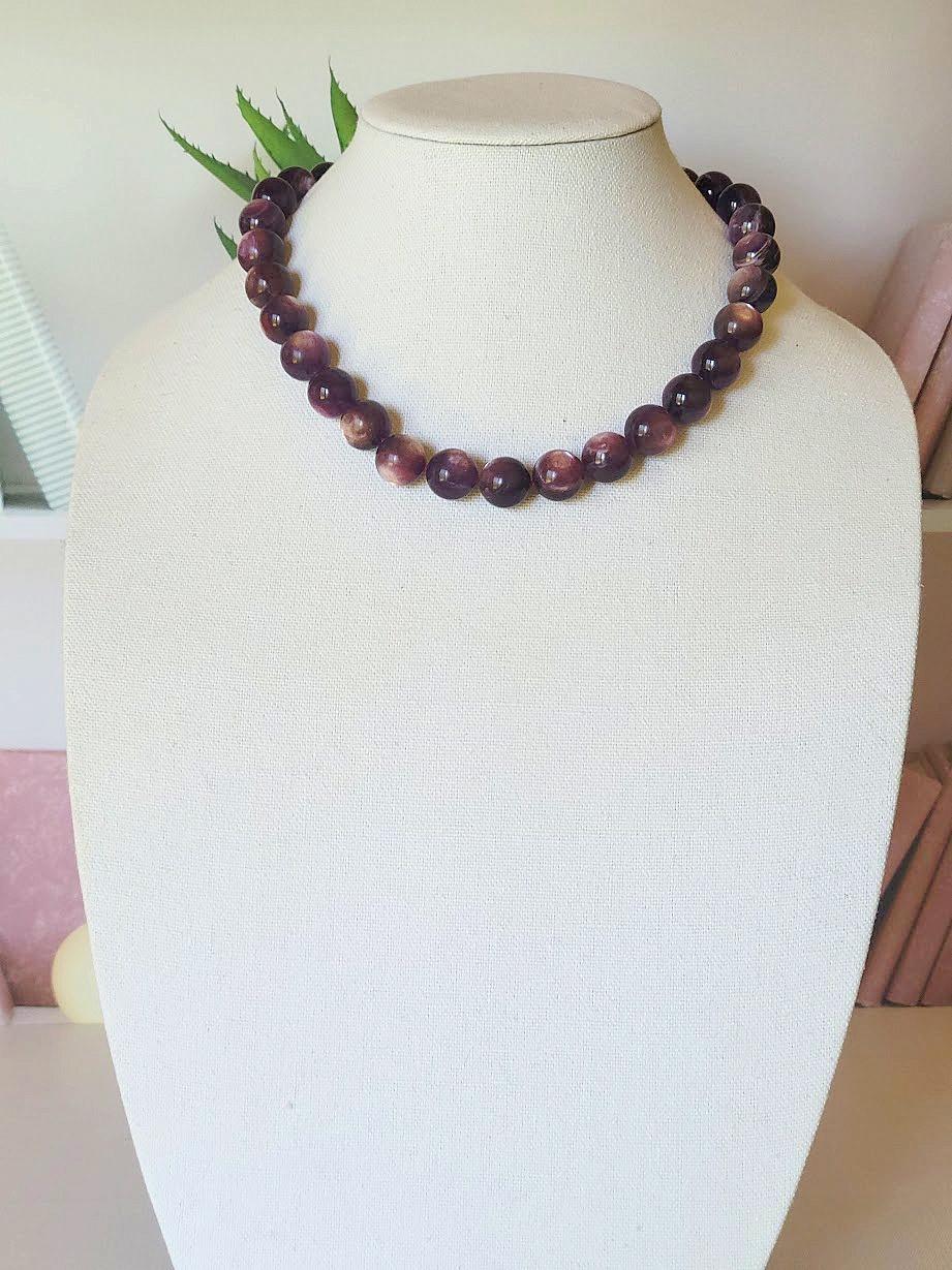 Collana con perline di lepidolite e chiusura in argento di lepidolite In condizioni Nuovo in vendita a Chesterland, OH