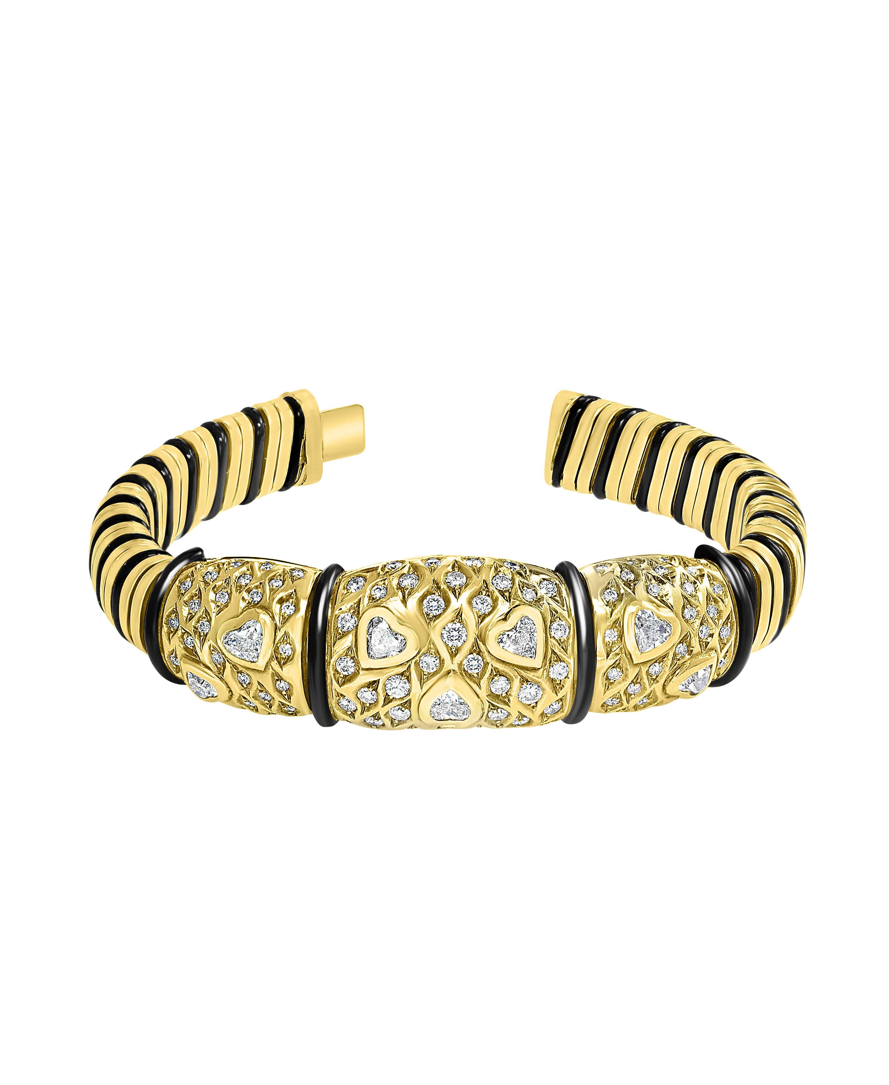 Leporttie Diamond Bangle Ring Earring Three-Piece Set in 18 Karat Yellow Gold For Sale 2