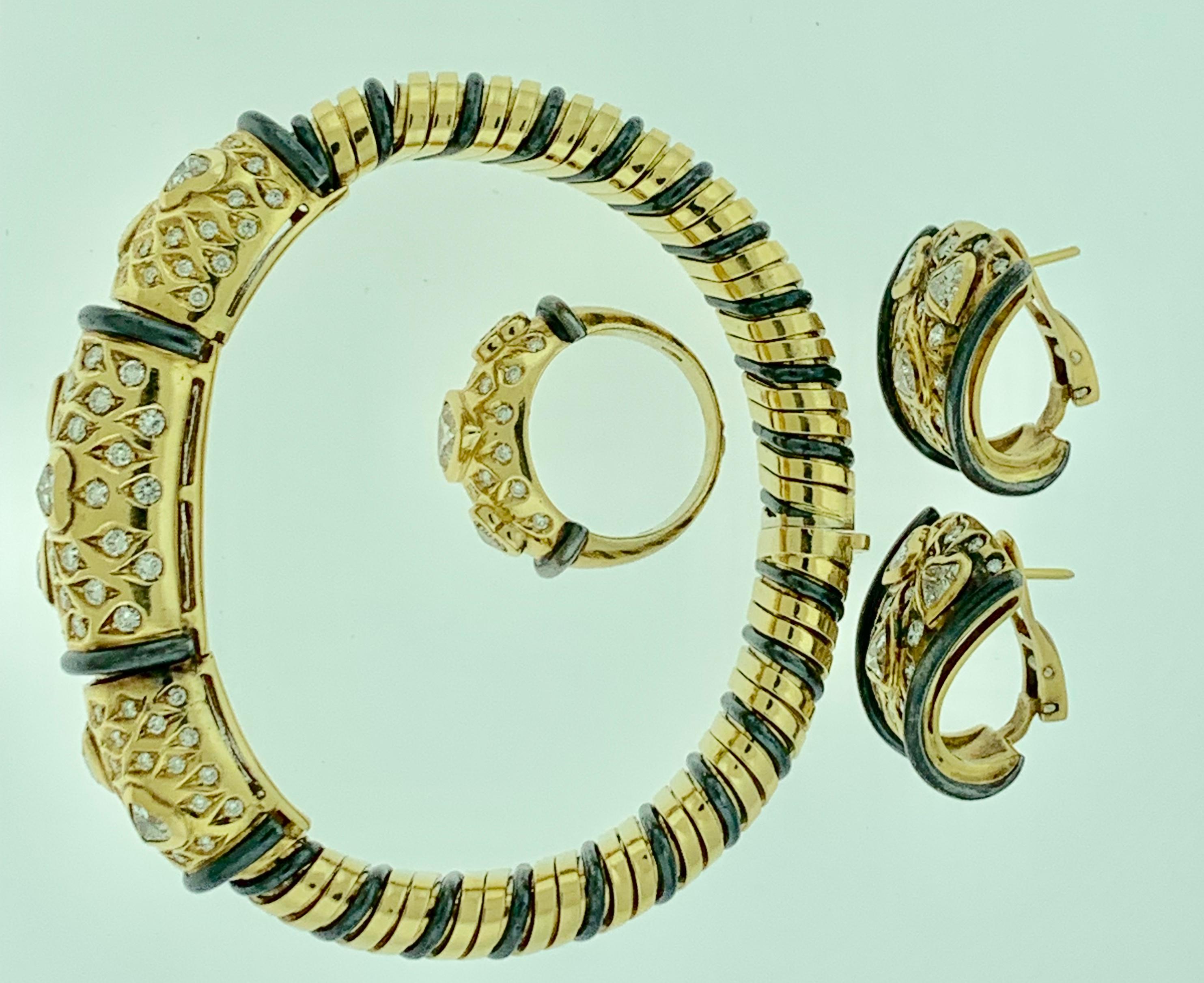 Leporttie Diamond Bangle Ring Earring Three-Piece Set in 18 Karat Yellow Gold For Sale 6