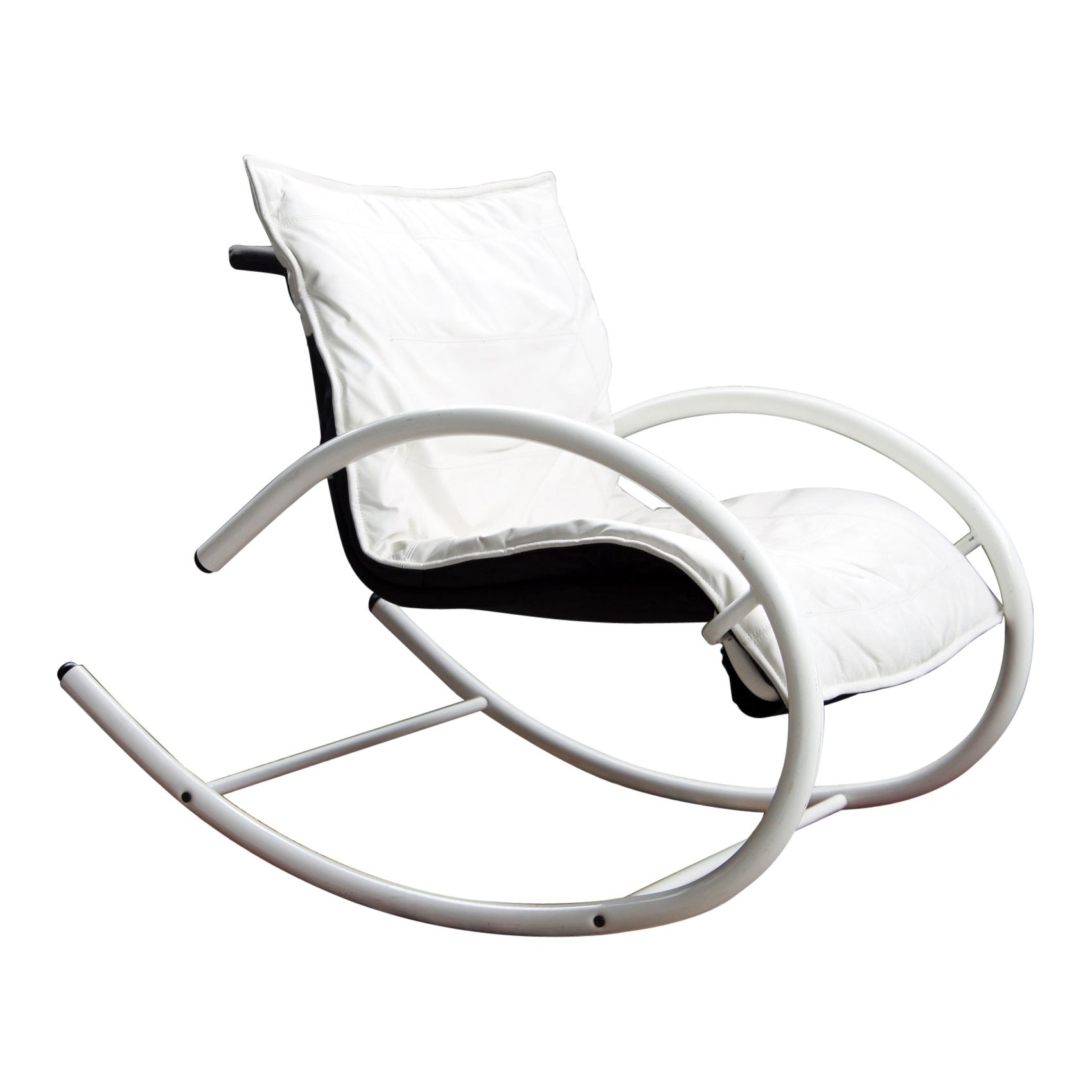 Les Amisco fauteuil à bascule Memphis Ellipse en métal et cuir noir en vente