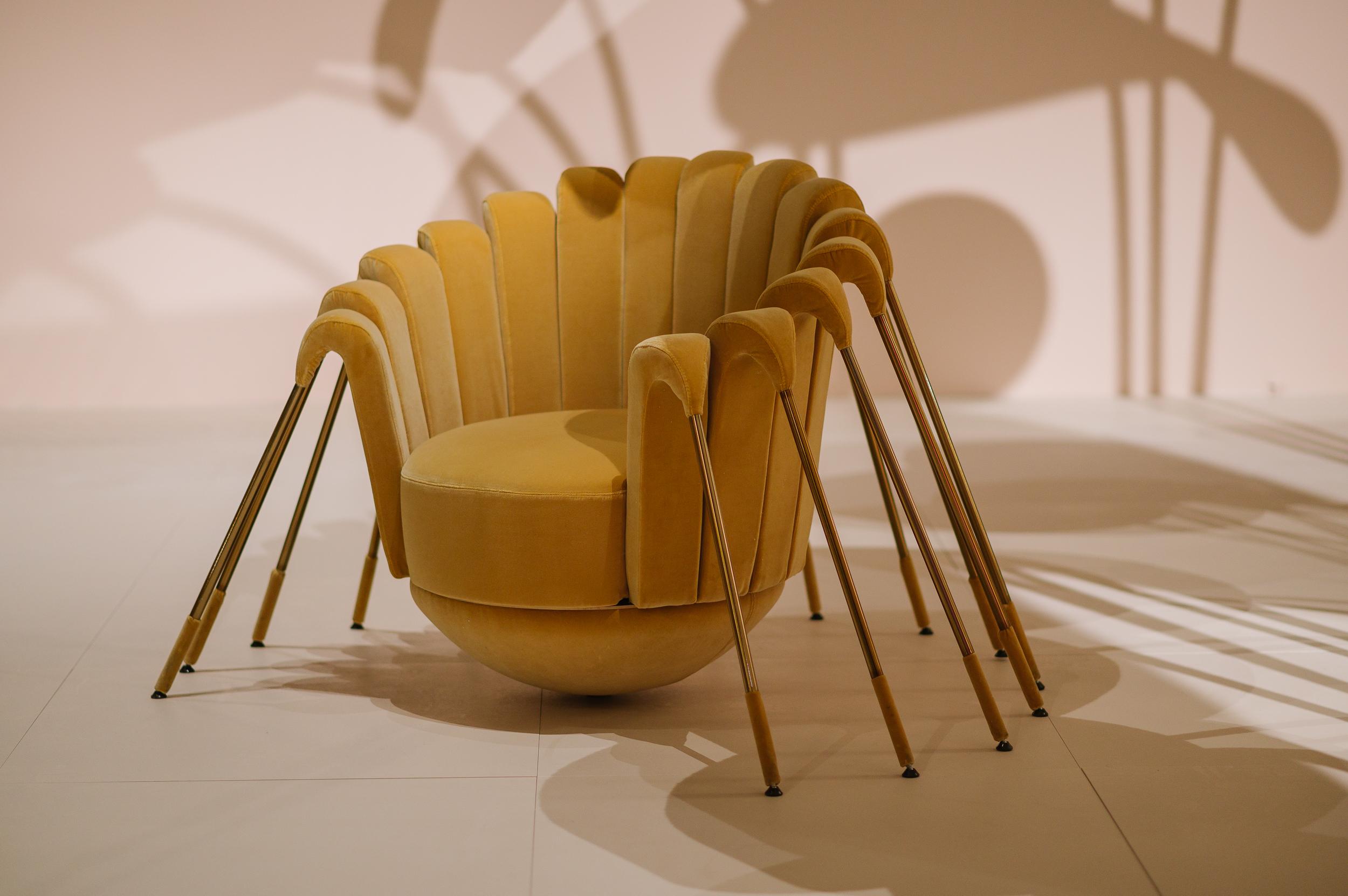 Les Araignée Armchair by Marc Ange with Golden Legs and Green Velvet Upholstery In New Condition For Sale In Paris, FR