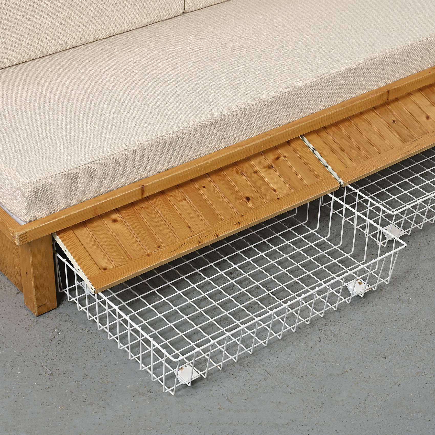 Les Arcs Bench by Charlotte Perriand circa 1973 In Good Condition In VILLEURBANNE, FR