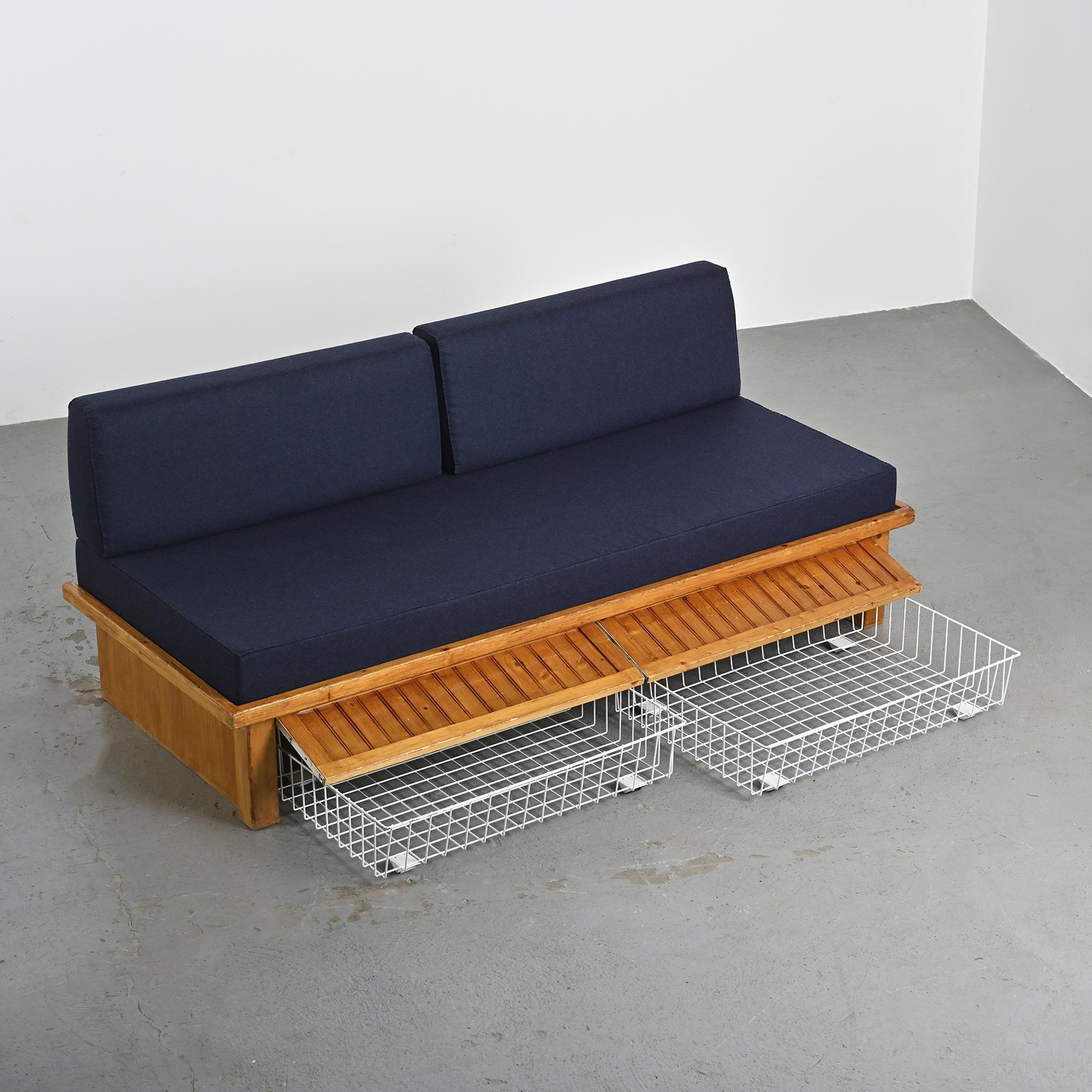 Pin Les Arcs Bench by Charlotte Perriand, circa 1973 en vente