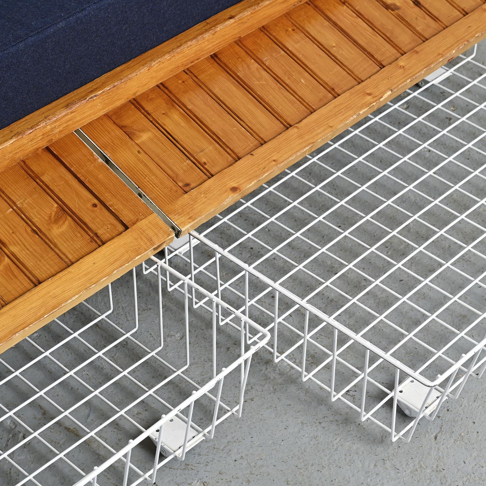 Les Arcs Bench by Charlotte Perriand, circa 1973 en vente 1