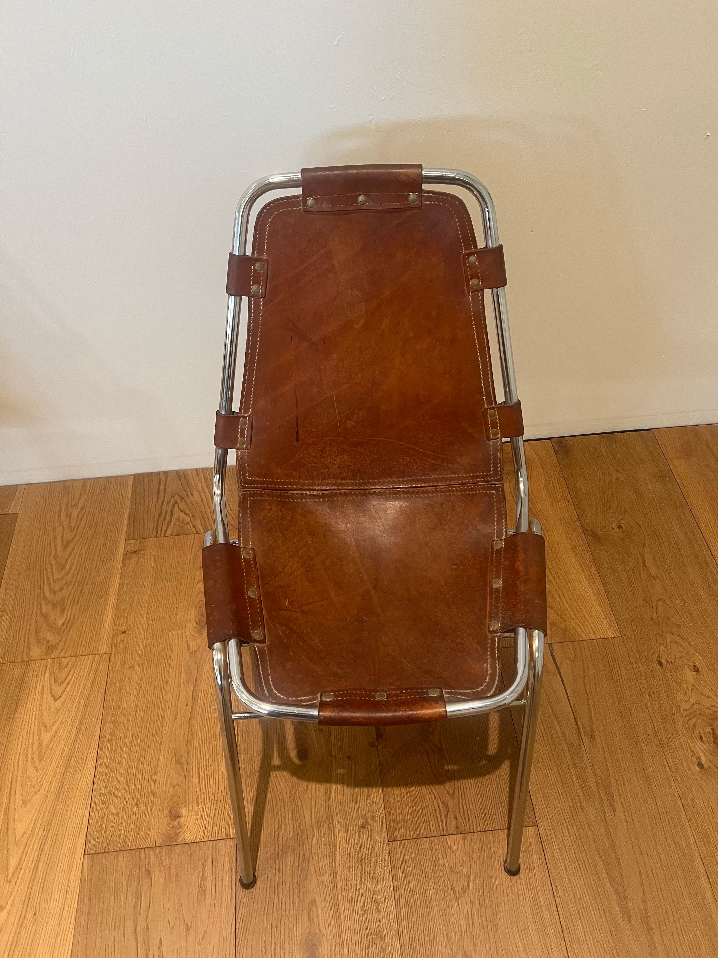 italien Chaise de salle à manger Les Arcs sélectionnée par Charlotte Perriand, cuir, années 1960 en vente