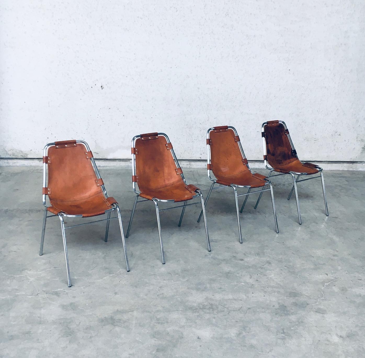 Vintage Midcentury Modern Italian Design Dining Chair 4er Set von Dal Vera ausgewählt von Charlotte Perriand für 'Les Arcs'. Hergestellt in Italien von Dal Vera, Ende der 1960er/Anfang der 1970er Jahre. Die 