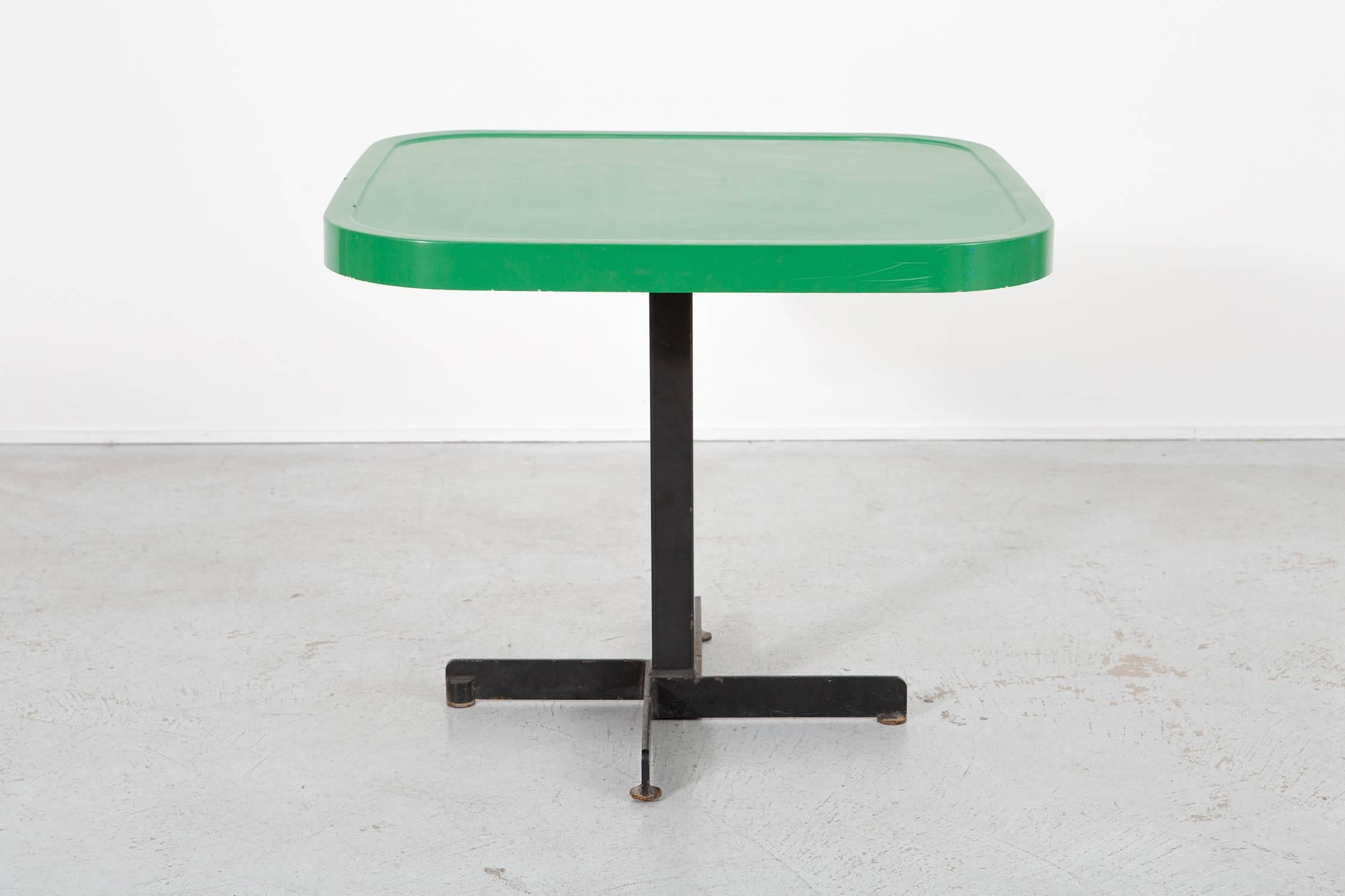Green table

Designed by Charlotte Perriand for Les Arcs

France, circa 1960s

Enameled metal

Measures: 25 ?” H x 30 ?” W x 30 ?” D.