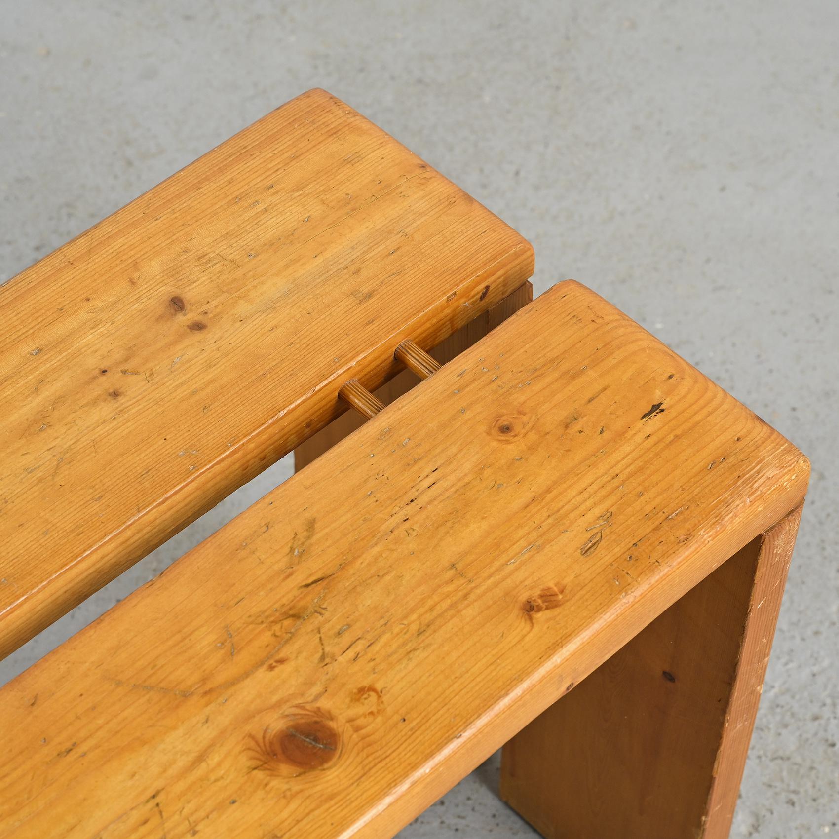 Les Arcs Pair of Pine Stools, French Alps circa 1970 For Sale 5