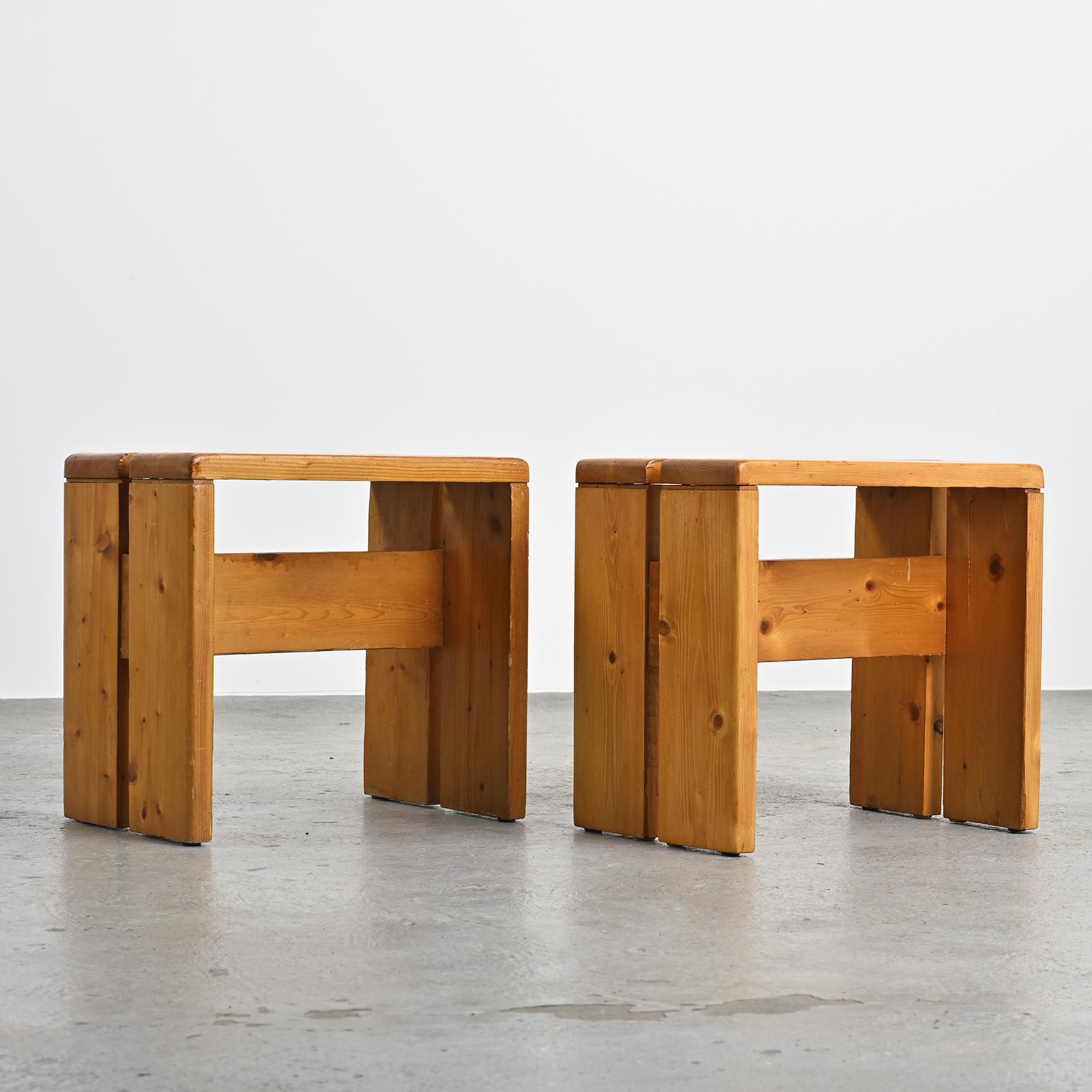 Les Arcs Pair of Pine Stools, French Alps circa 1970 For Sale 1