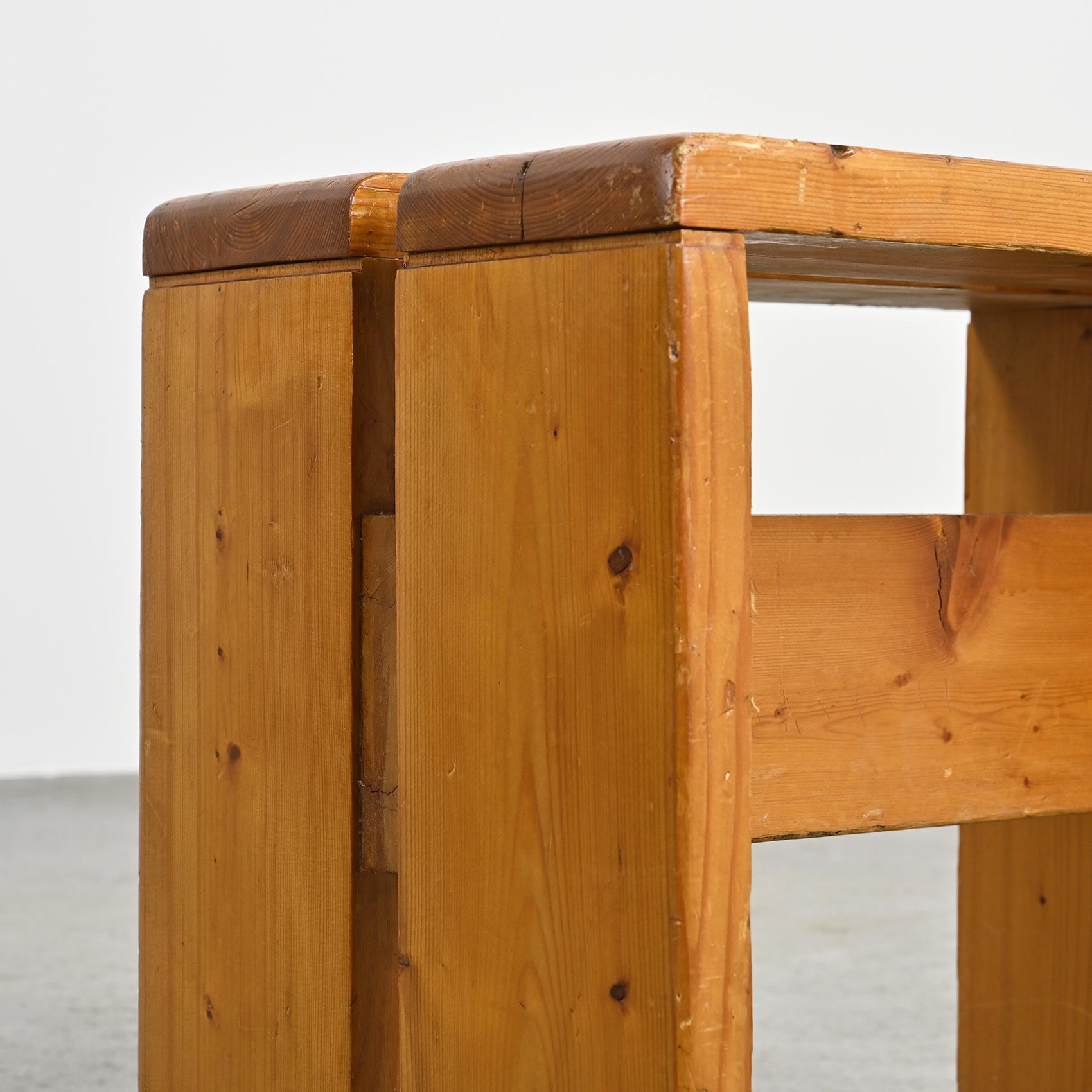 Les Arcs Pair of Pine Stools, French Alps circa 1970 For Sale 2