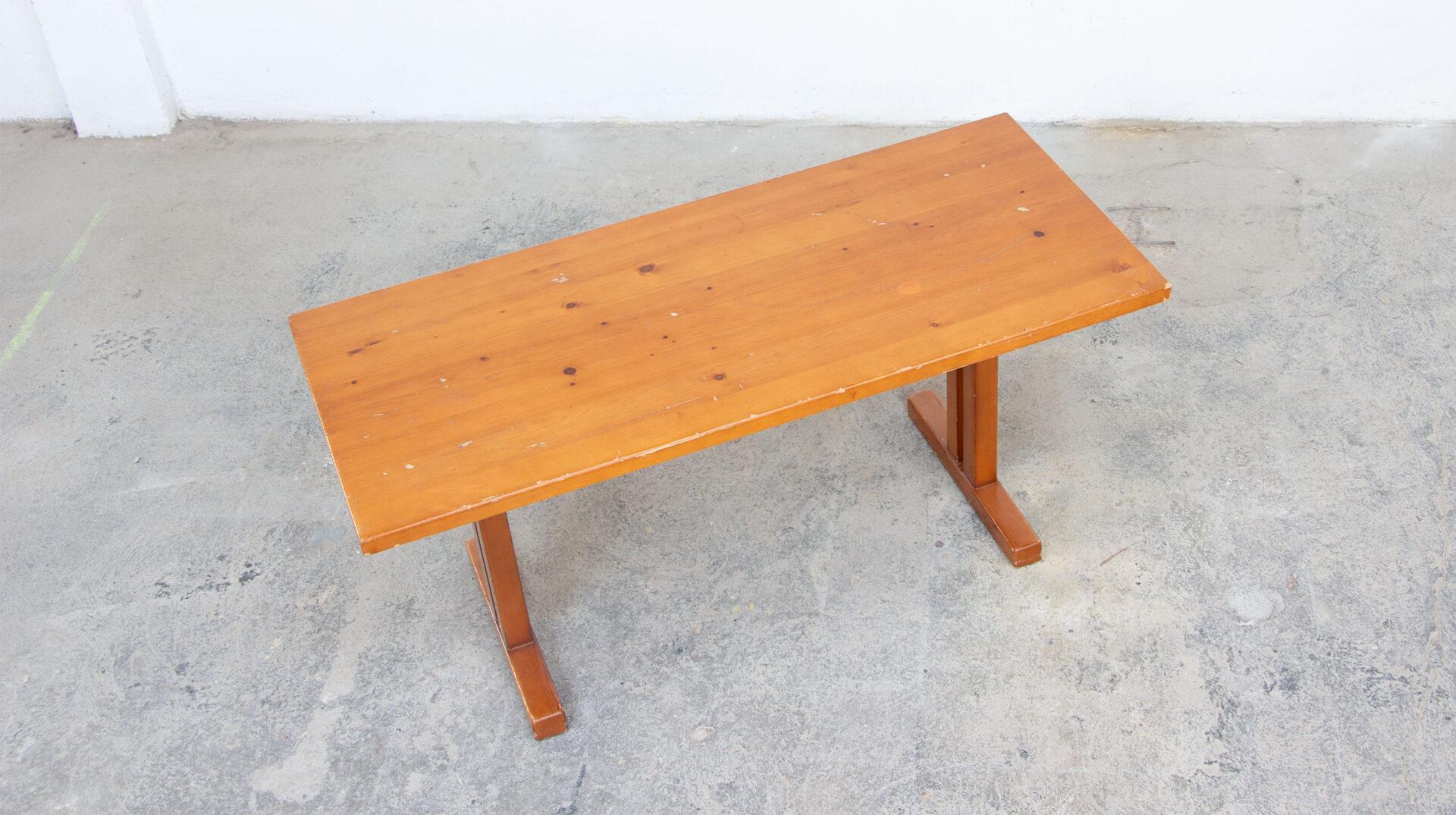 20ième siècle Table Les Arcs de Charlotte Perriand en pin, 1960' en vente