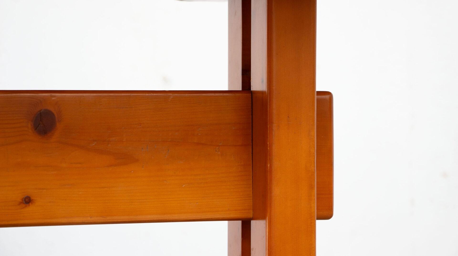 Table Les Arcs de Charlotte Perriand en pin, 1960' en vente 1