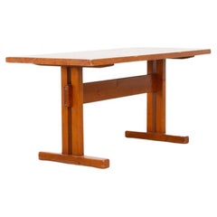 Tavolo Les Arcs di Charlotte Perriand in legno di pino, 1960' Tavolo Les Arcs di Charlotte Perriand in legno di pino, 1960'