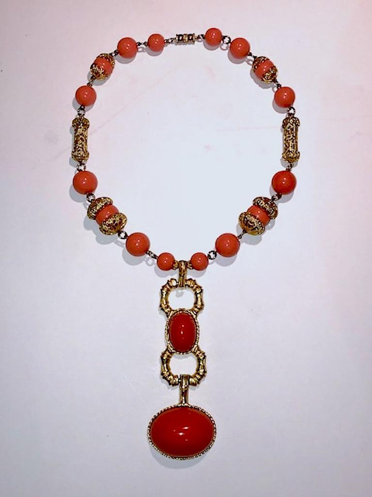 Les Bernard 1980s Coral Cabochon & Gold 1980s Necklace 4