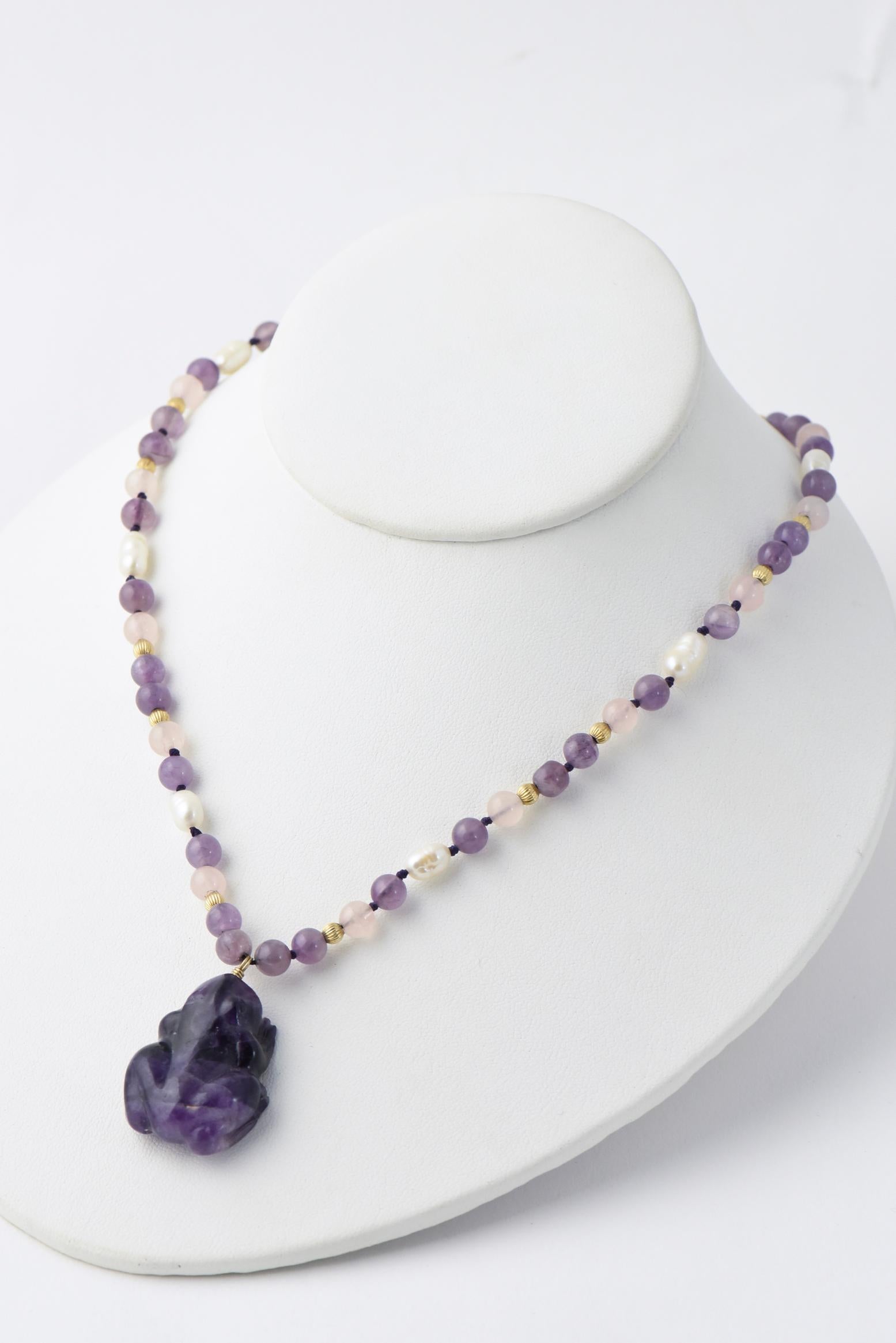 Les Bernard Amethyst and Pearl Frog Necklace In Good Condition For Sale In Miami Beach, FL