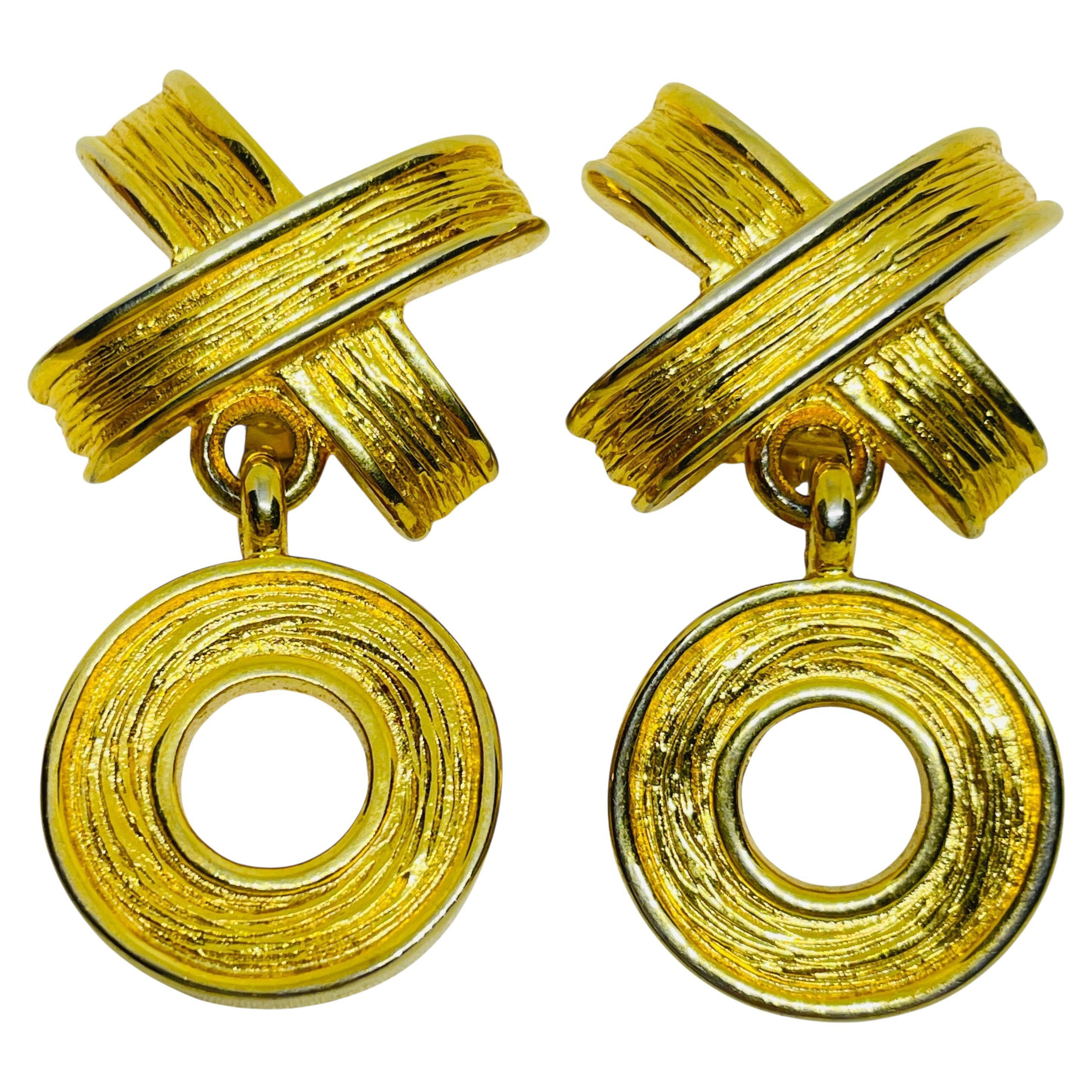 Orecchini a clip di design vintage in tonalità oro firmati LES BERNARD V.I.I.