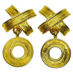 LES BERNARD signed V vintage gold tone designer clip on earrings