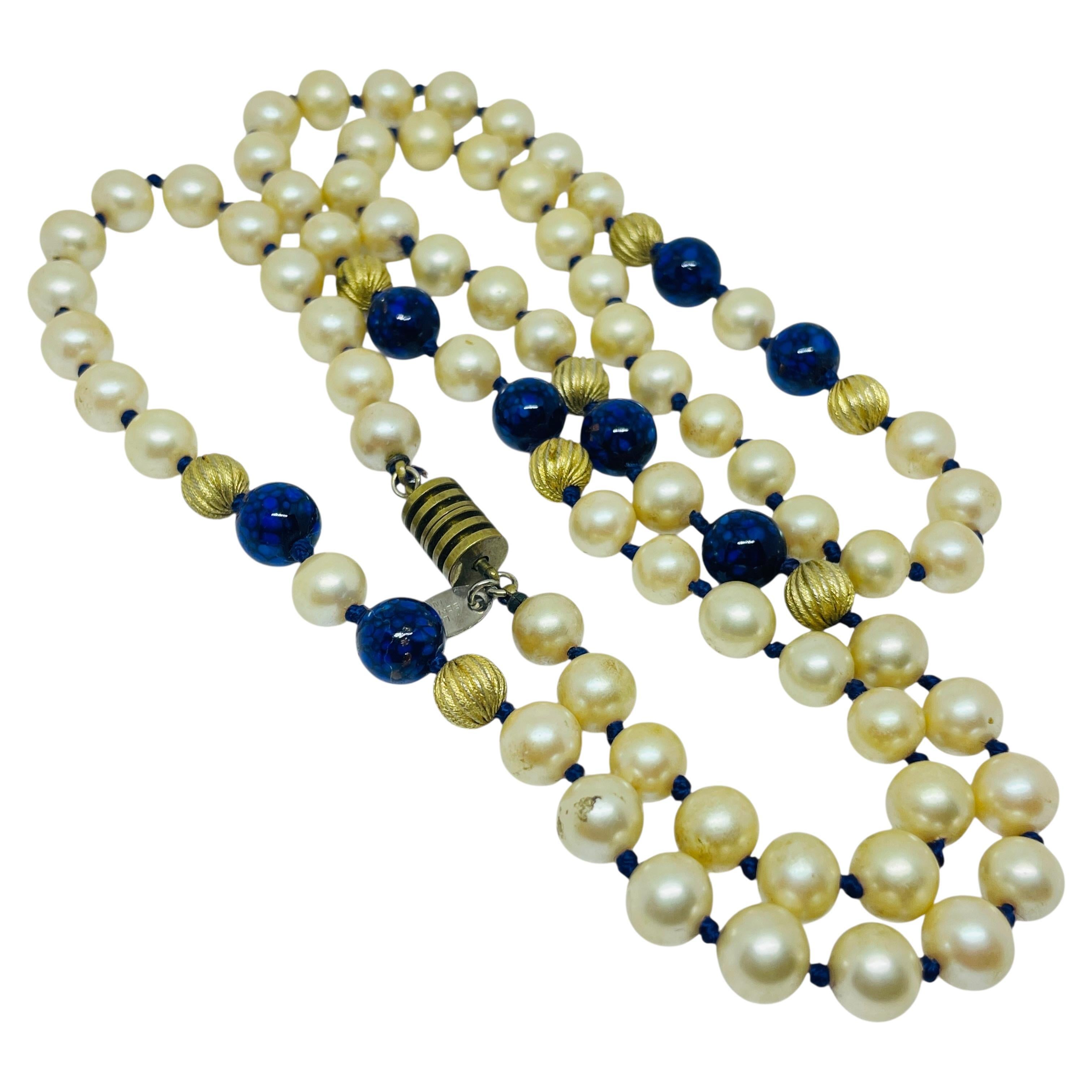 Les Bernard, collana firmata d
epoca con perle di vetro e perline di lapis, tono oro