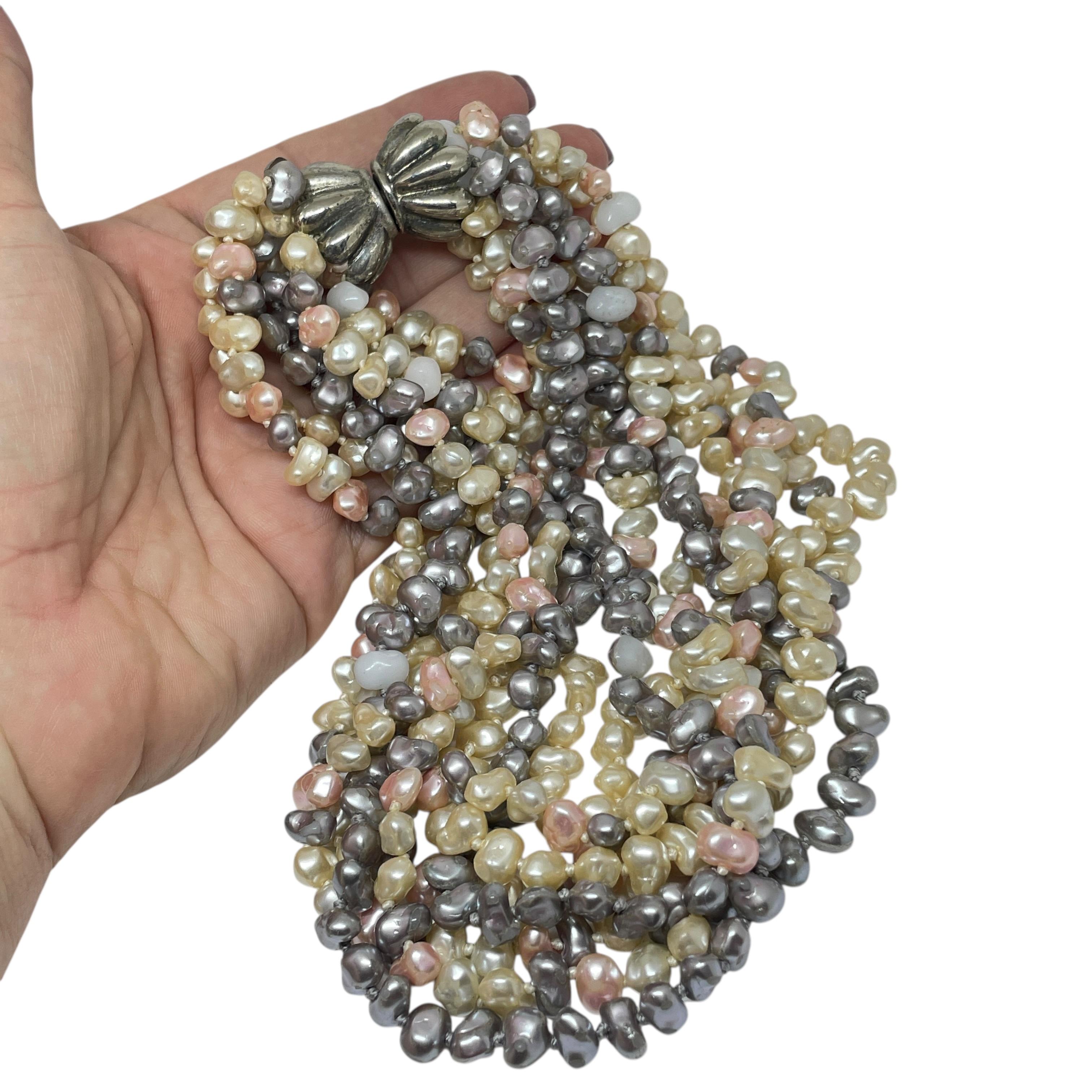 DETTAGLI

- firmato Les Bernard

- tono argento con perline di vetro

- collana di design vintage
 
MISURE  

- CONDIZIONE

-  ottime condizioni vintage con minimi segni di usura 

 Sku 56

❤️❤️   GIOIELLI DI DESIGN VINTAGE   ❤️❤️

❤️❤️  ALEXANDER'S