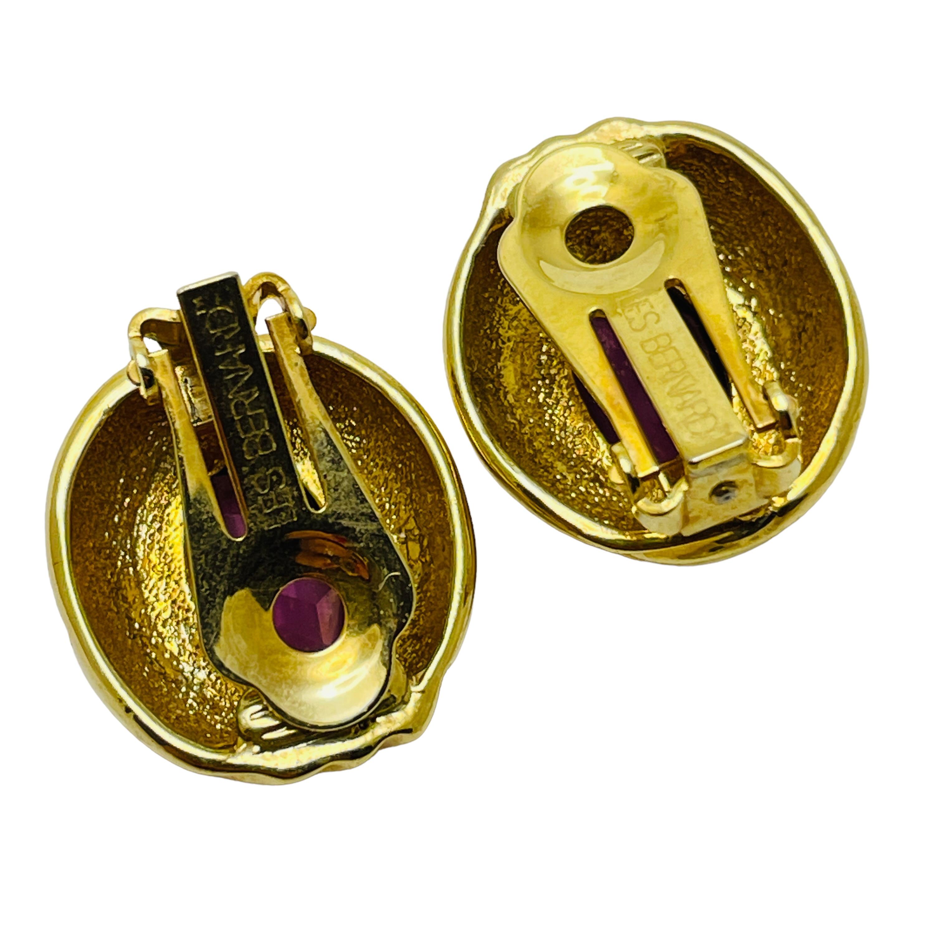 LES BERNARD vintage gold amethyst glass designer runway clip on earrings In Good Condition For Sale In Palos Hills, IL