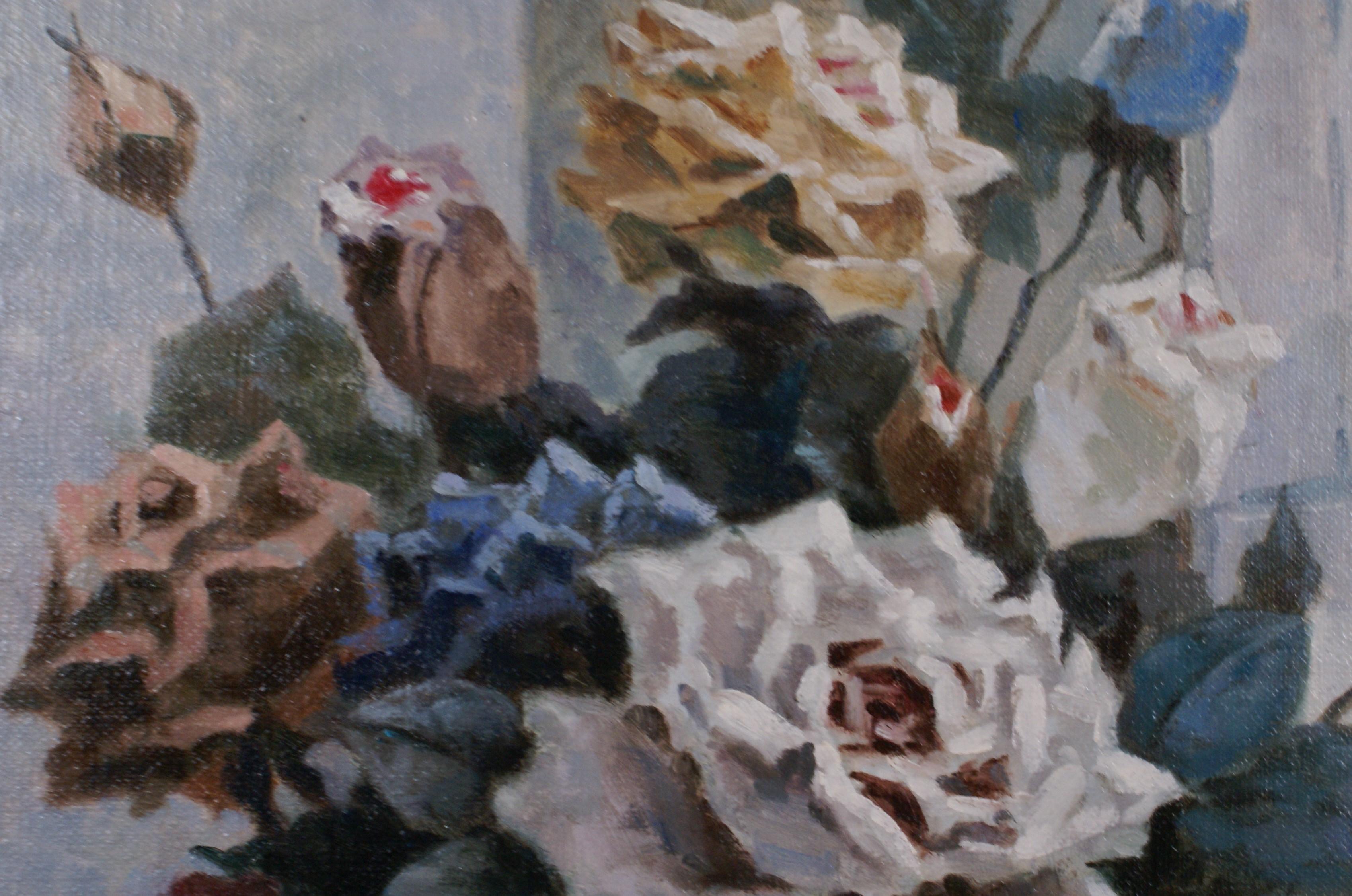 {Nature morte florale de roses} - Réalisme Painting par Les Bullene