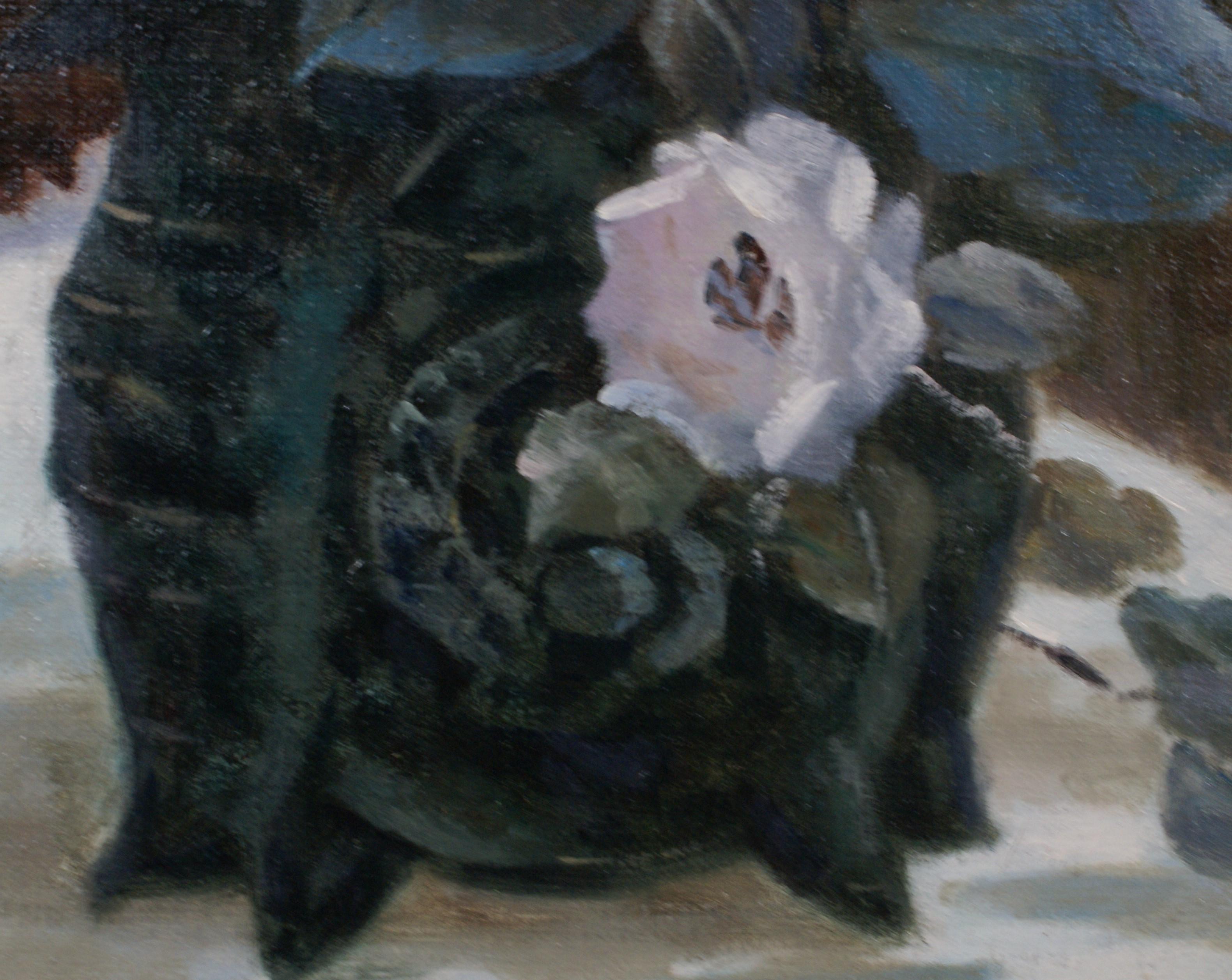 {Nature morte florale de roses} - Gris Still-Life Painting par Les Bullene