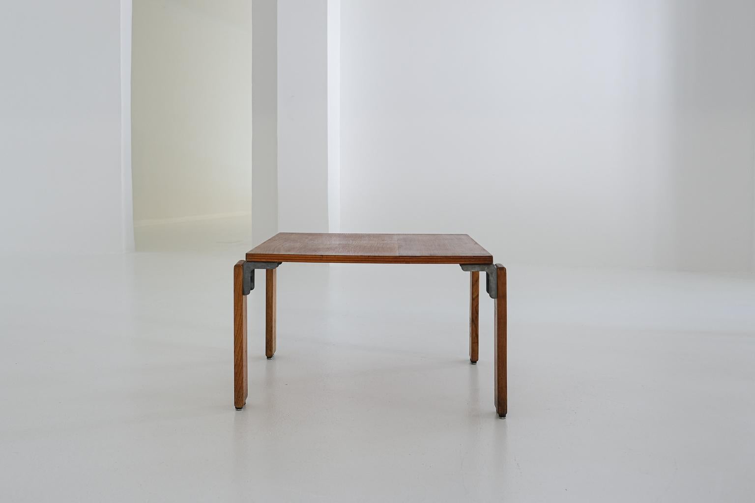 brute moderne.

I bravi architetti sono spesso anche bravi designer. o perché sviluppano contemporaneamente gli interni di un edificio progettato, o perché vogliono implementare i loro principi e le loro idee nel design dell'arredamento. georgess