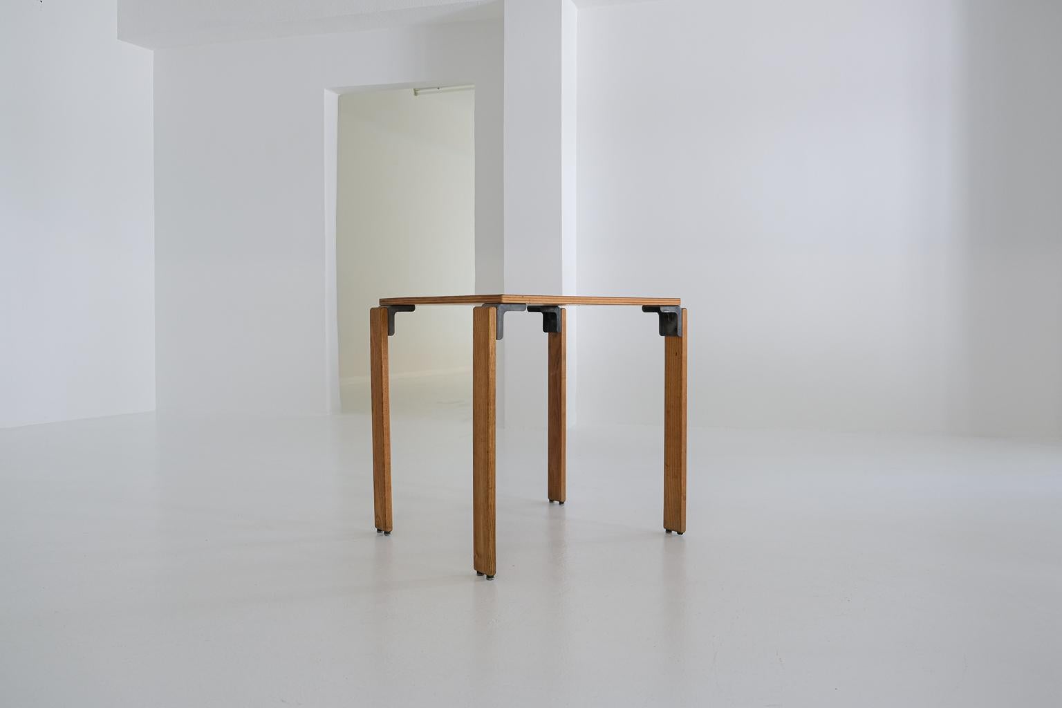 brute modern/.

gute architekten sind oft auch gute designer. entweder, weil sie gleichzeitig das interieur für ein geplantes gebäude entwickeln, oder weil sie ihre prinzipien und ideen im möbeldesign umsetzen wollen. georgess candilis (1913 - 1995)