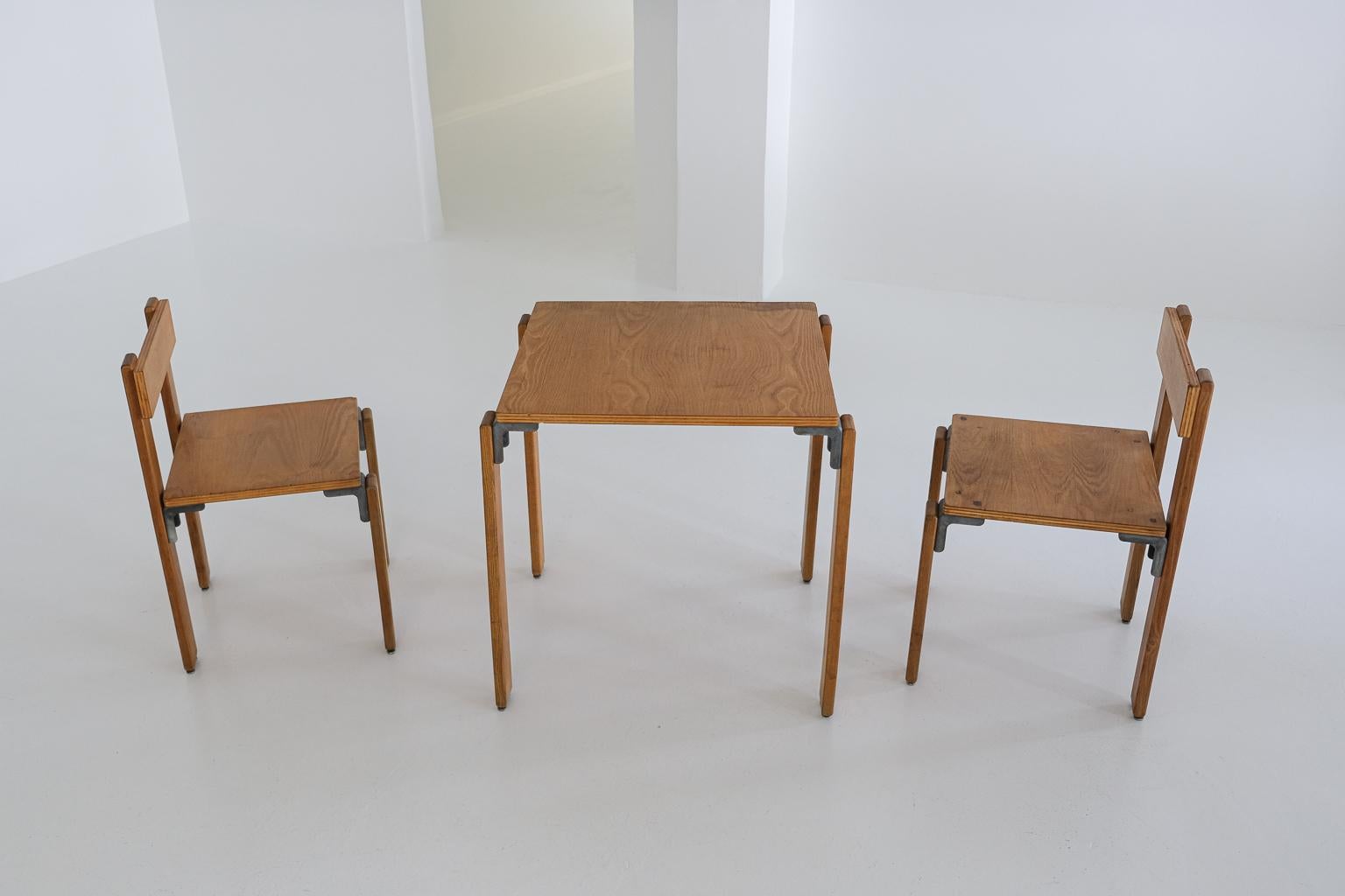 Tisch Les Carrats von Georges Candilis & Anja Blomstedt für Sentou, Frankreich, 1970 (Ende des 20. Jahrhunderts) im Angebot