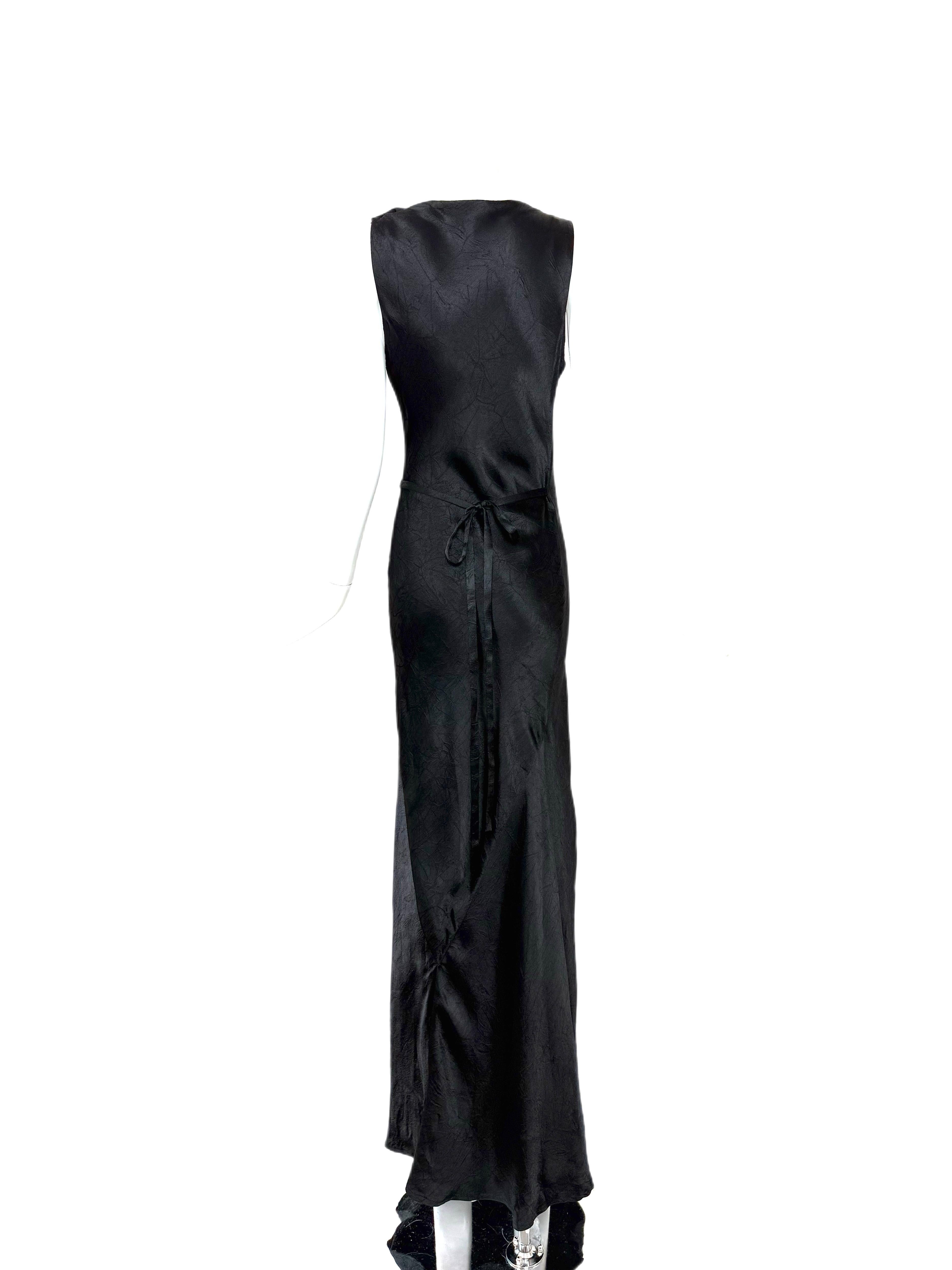 LES HABITUDES Black Silk Crinkle Effect Evening Gown w. Adjustable Belt For Sale 2