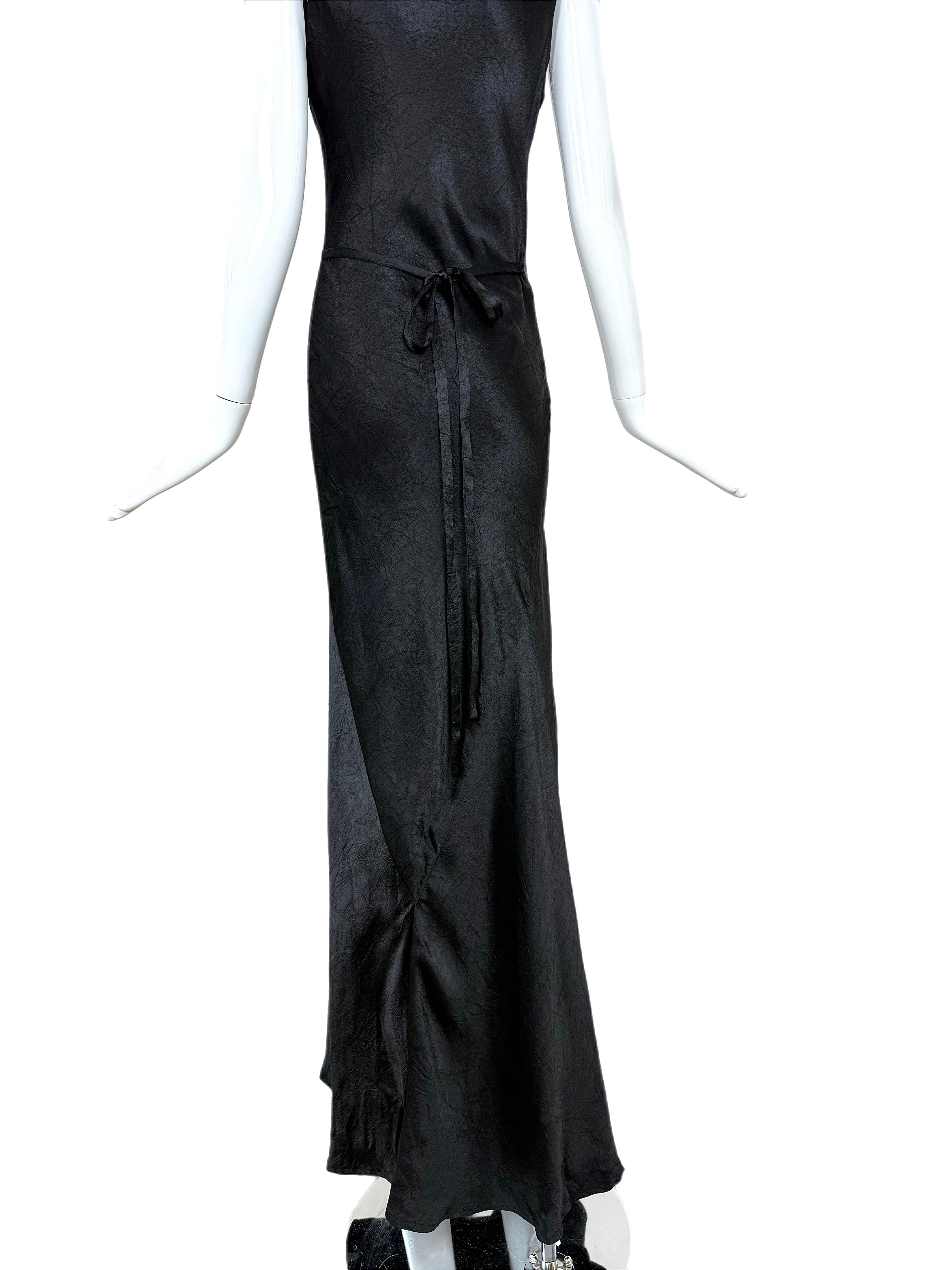 LES HABITUDES Black Silk Crinkle Effect Evening Gown w. Adjustable Belt For Sale 4