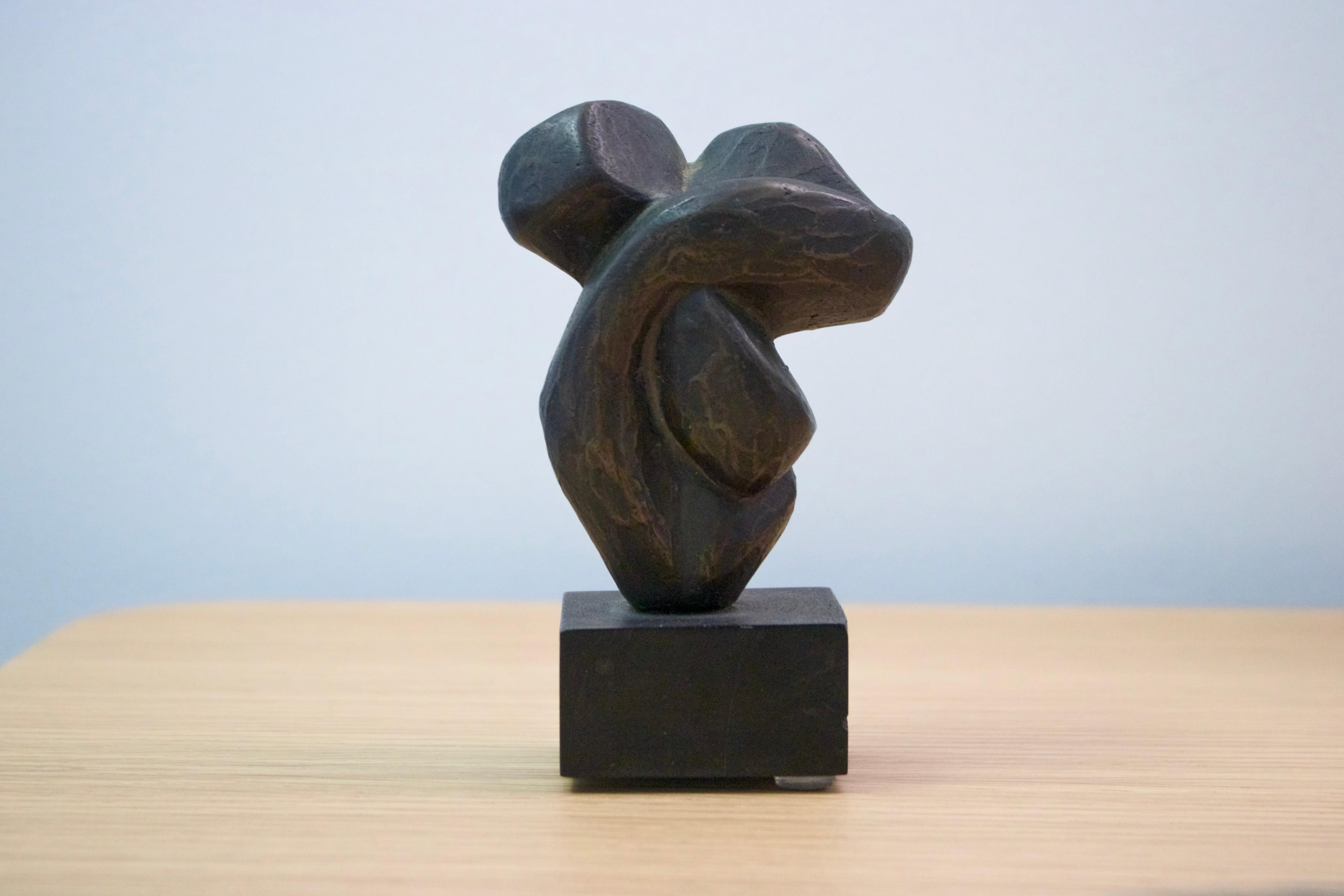 “Les Jumelles” abstract female form sculptures For Sale 1