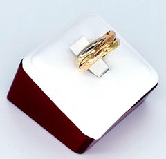 Les must de Cartier Tri-Color 18 Karat Gold Wedding Band