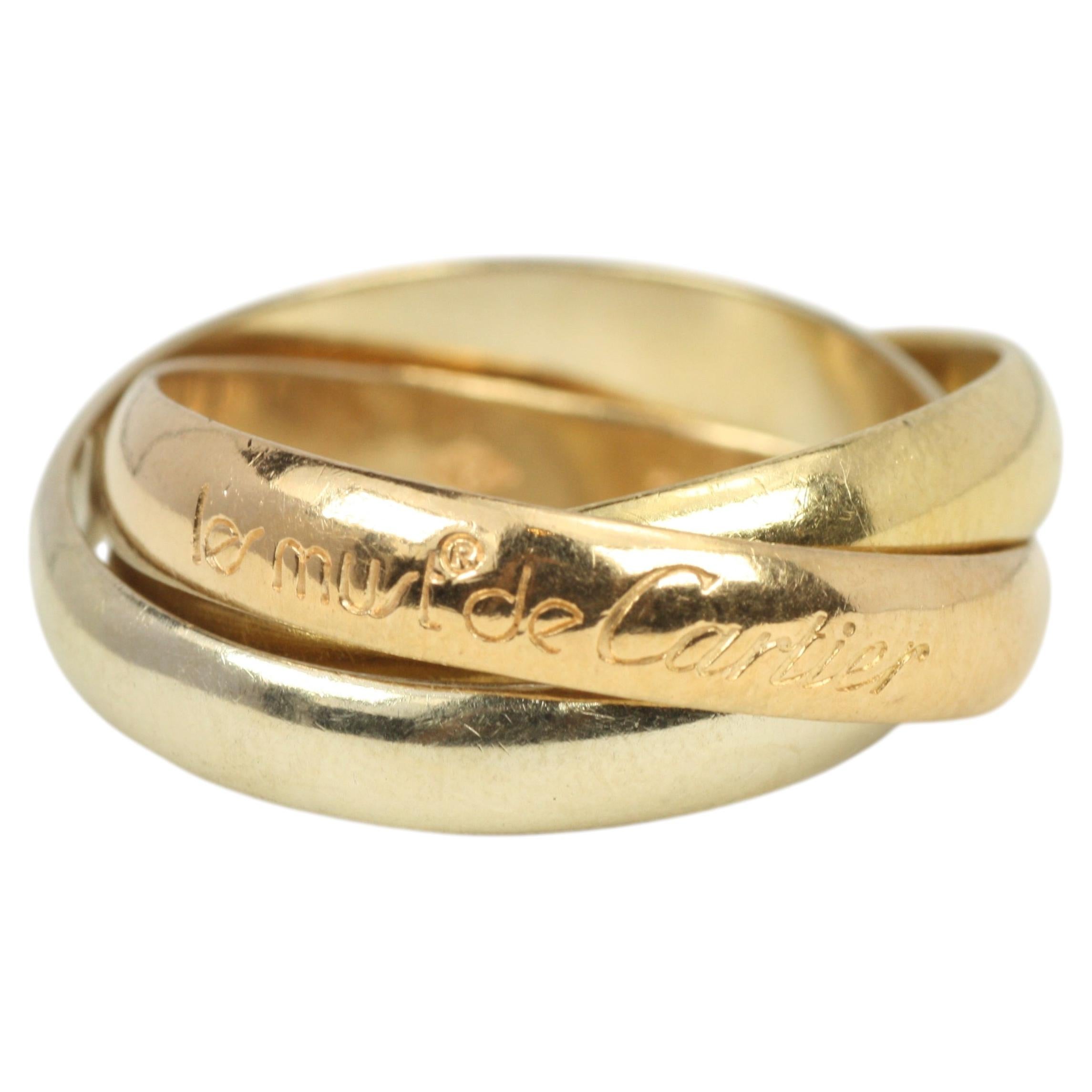 Les Must de Cartier Trinity-Ring aus 18 Karat Rosé-, Gelb- und Weißgold im Angebot