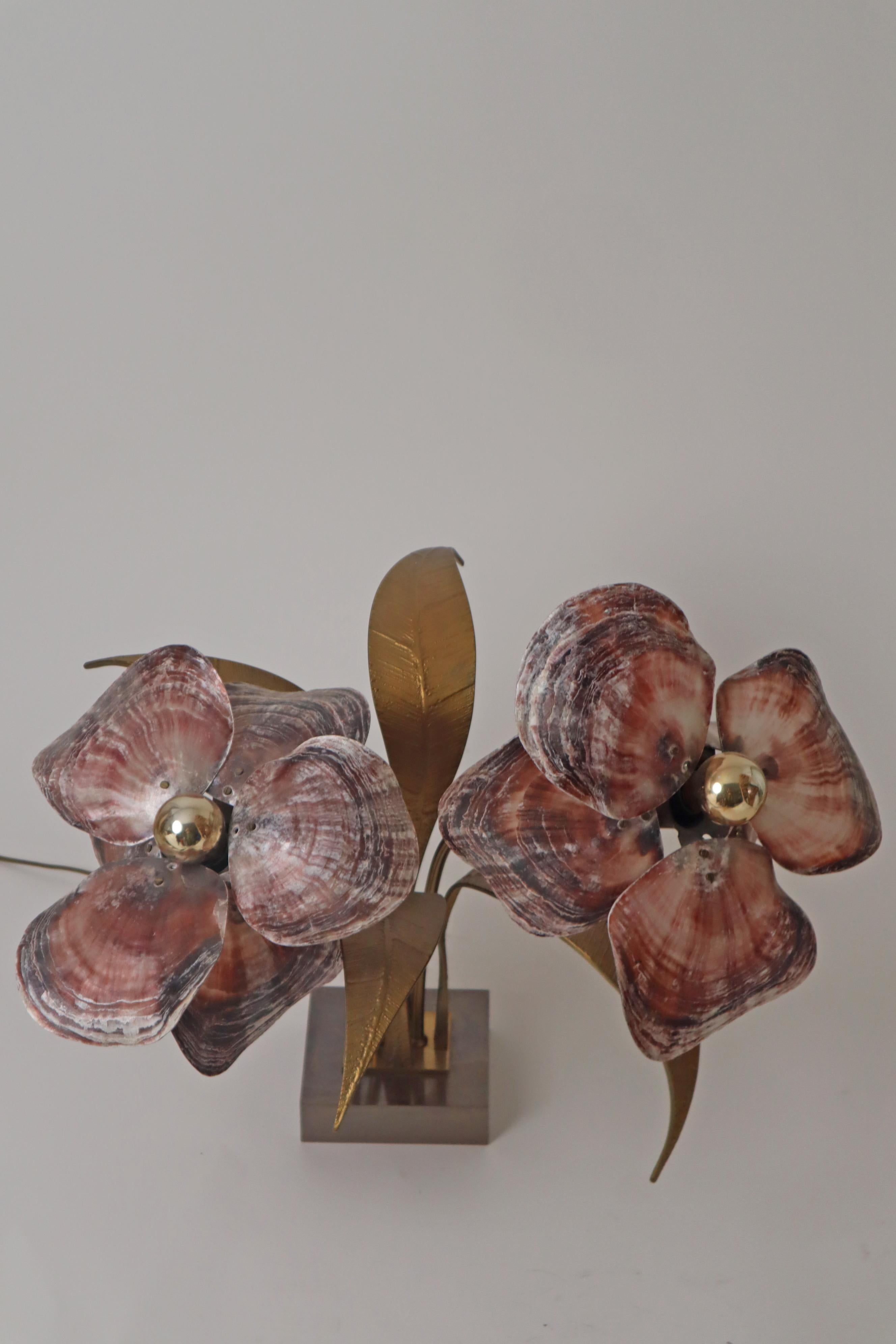 Hollywood Regency Les Nouveaux Ateliers Willy Daro Flower Table Lamp Seloy Oyster, 1970s Belgium