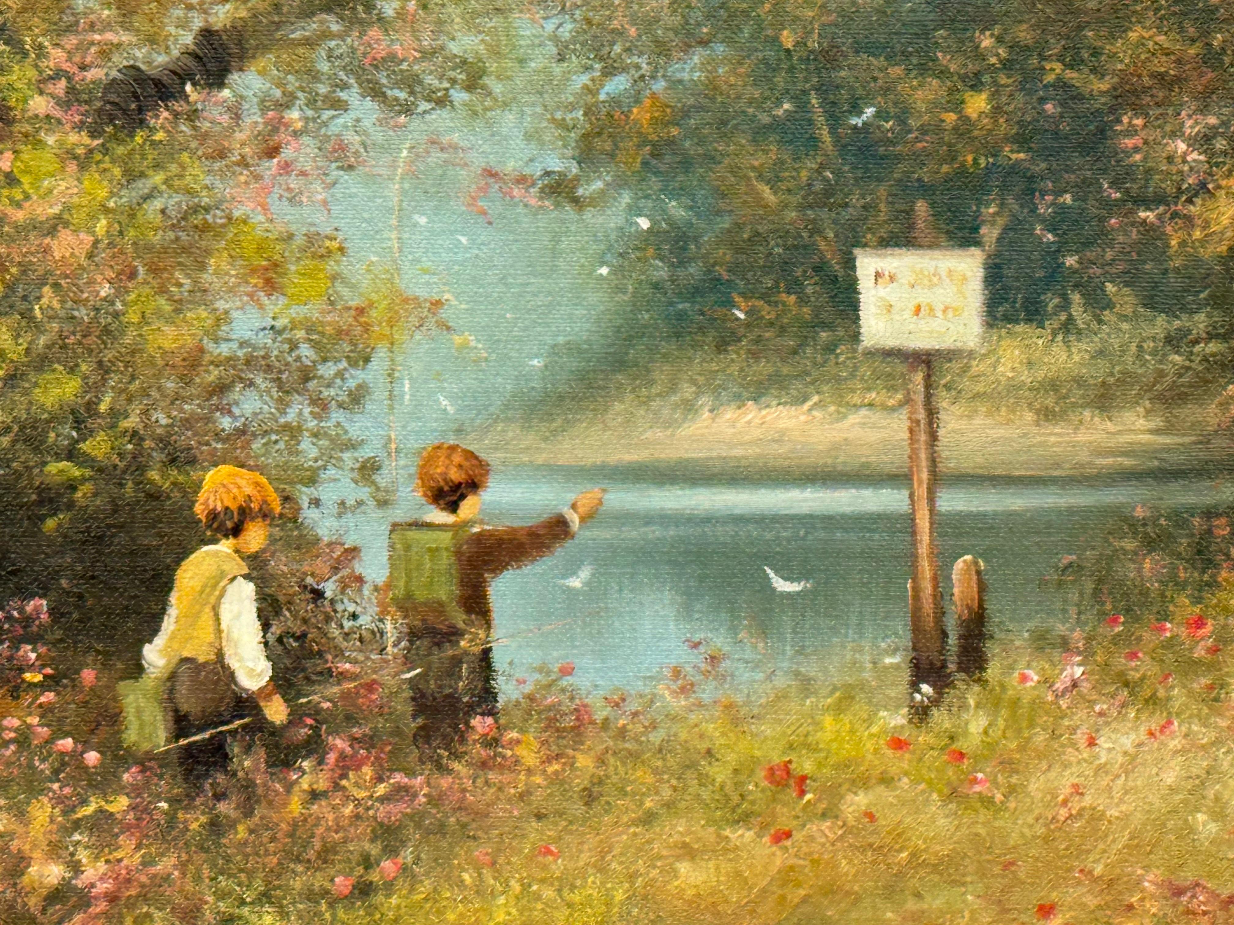 Giovani ragazzi che pescano lungo il fiume in un prato di fiori selvatici nella campagna inglese 3