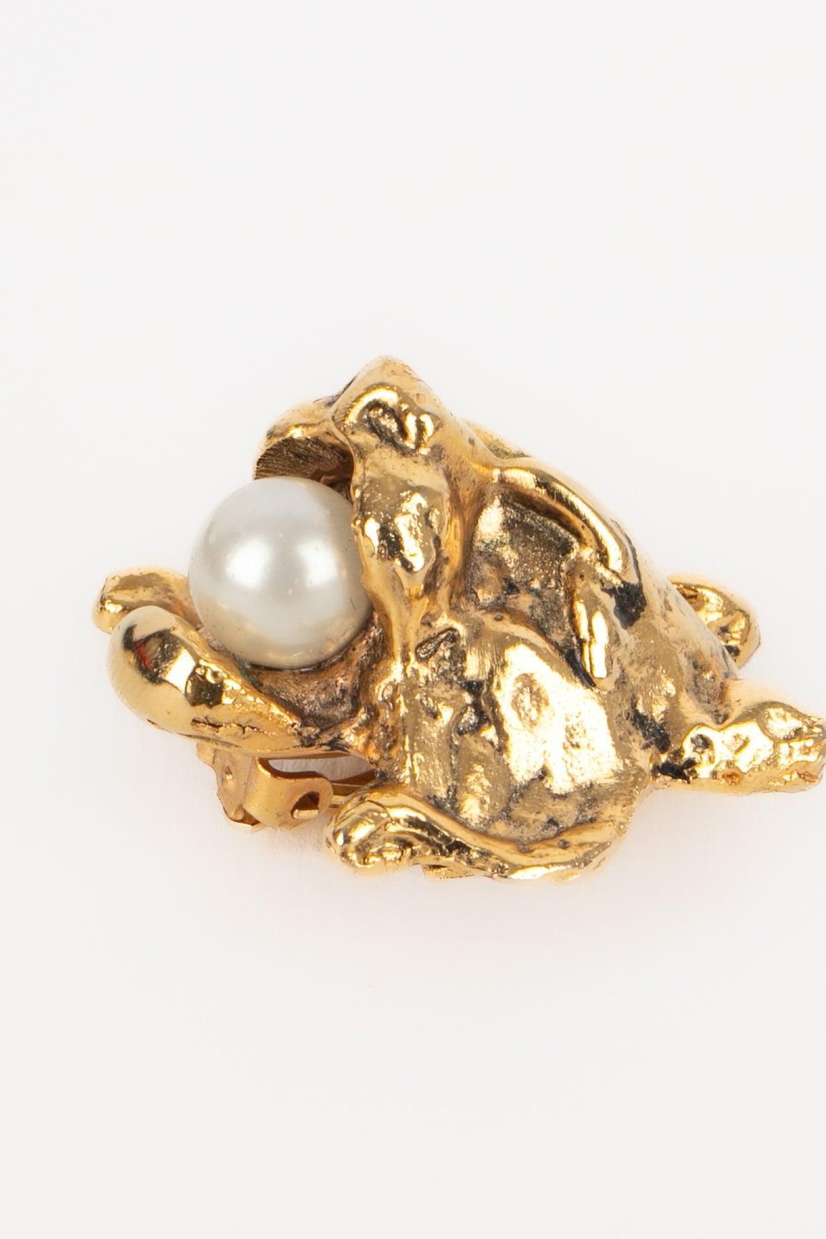 Women's Les Paruriers Clip-on Earrings with Pearls