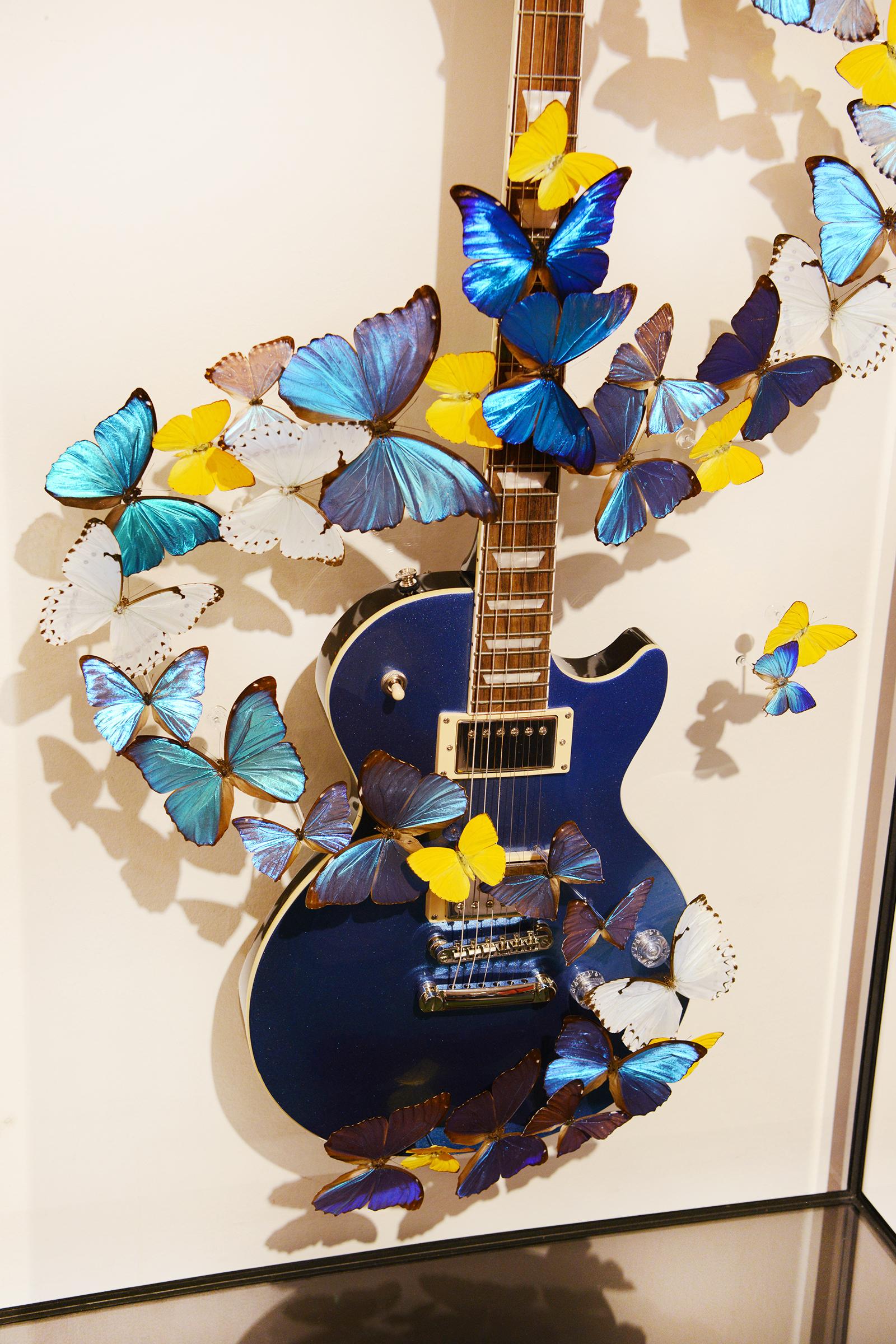 Blaue Schmetterlinge Gitarre von Paul & Blue im Zustand „Neu“ im Angebot in Paris, FR