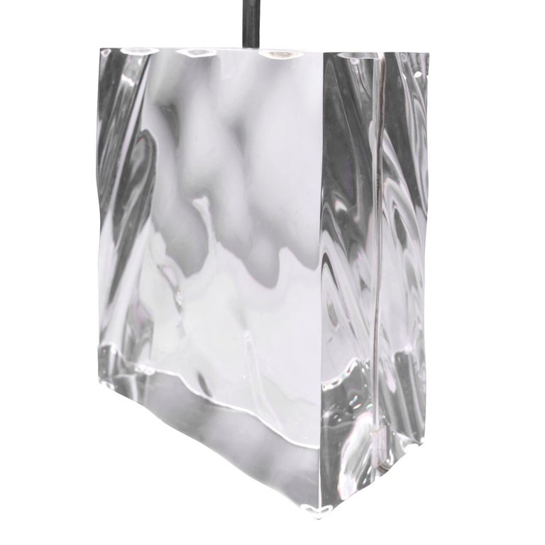 Les Prismatiques Chic Table Lamp in Lucite, 1970s In Excellent Condition For Sale In New York, NY