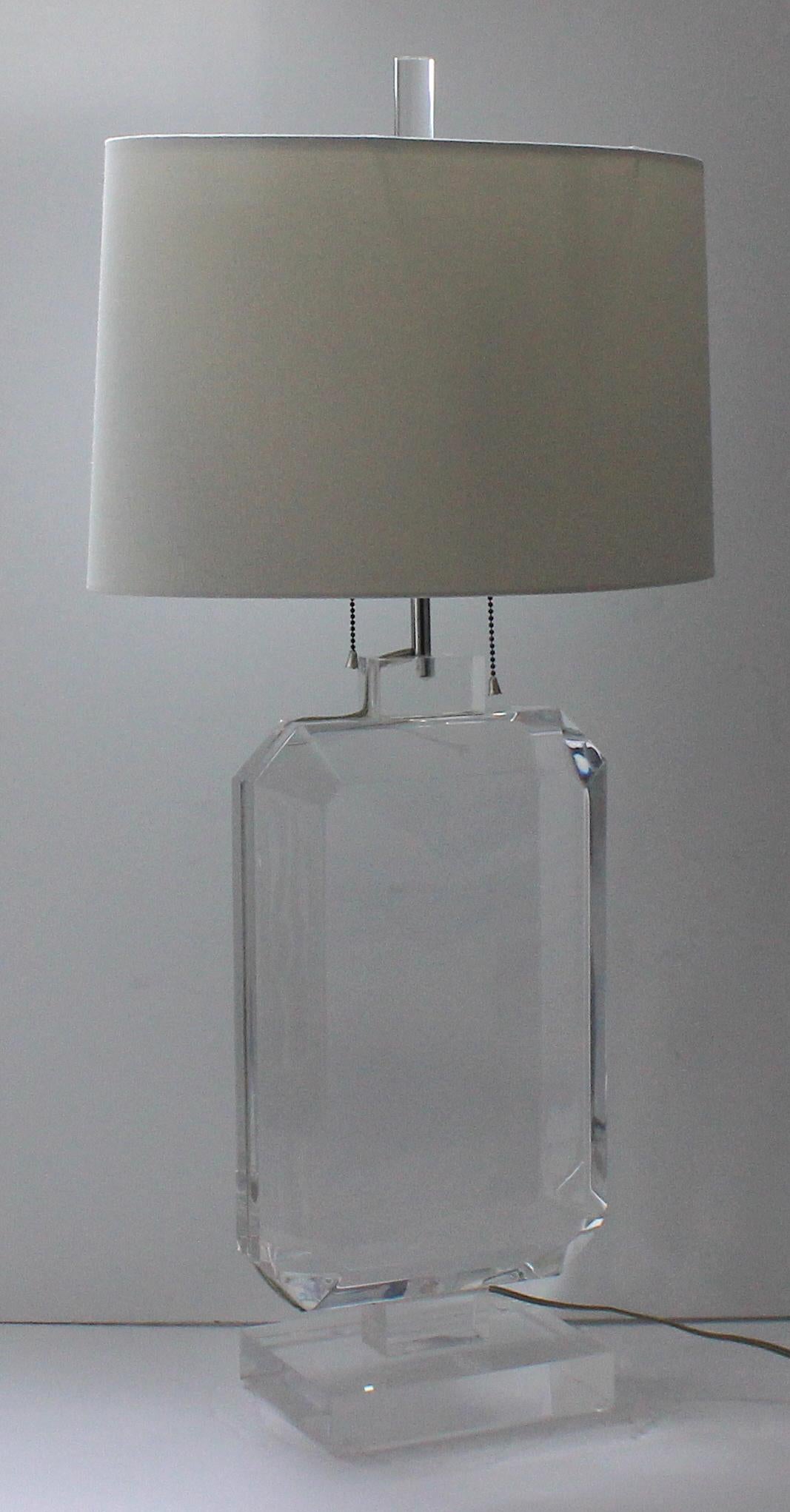 Les Prismatiques Lucite Table Lamp For Sale 7