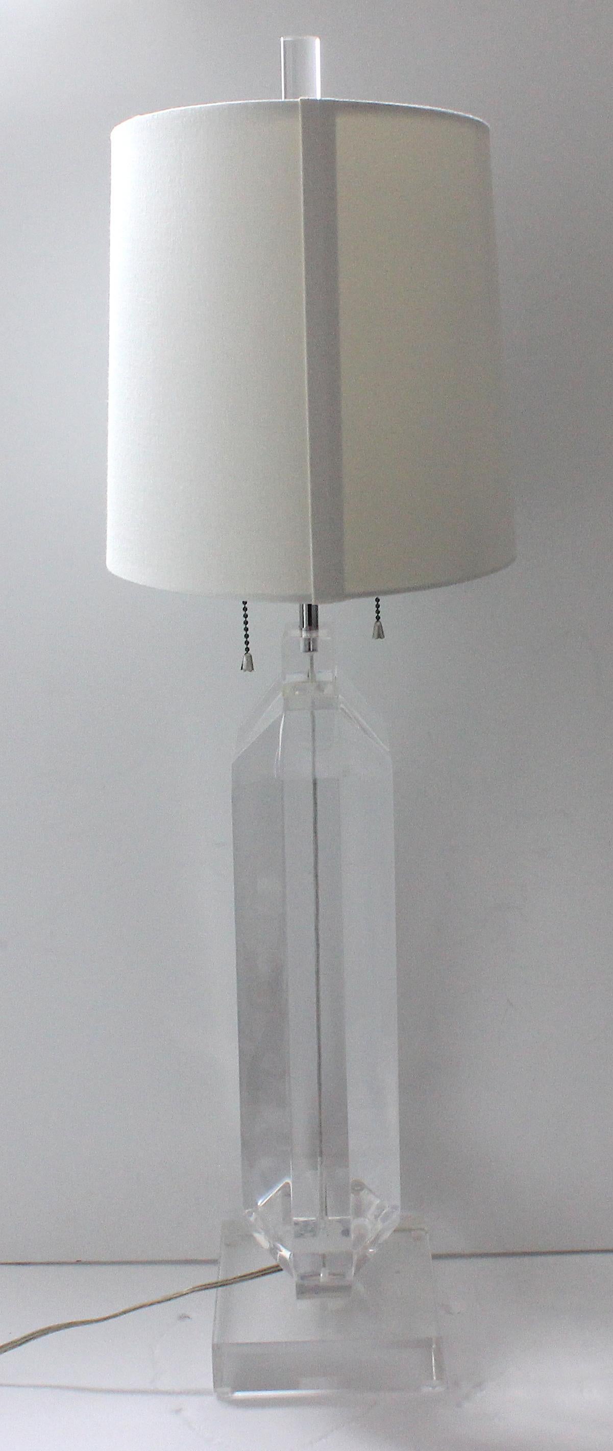 20th Century Les Prismatiques Lucite Table Lamp For Sale