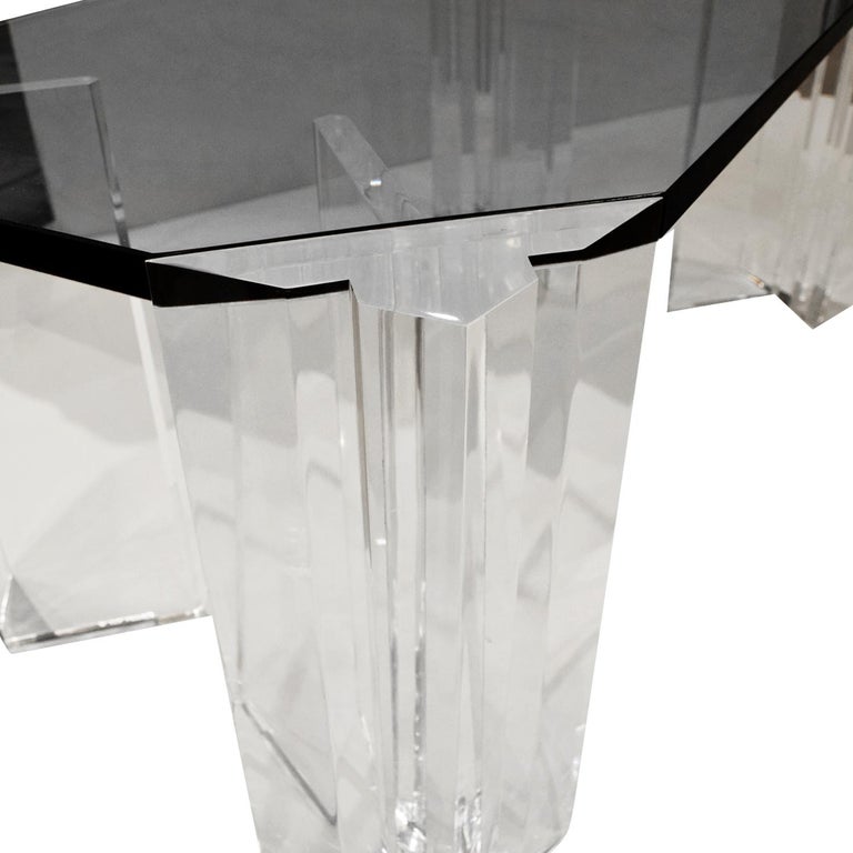 Les Prismatiques Sculptural Coffee Table in Lucite and Glass, 1970s 'Signed' In Excellent Condition For Sale In New York, NY