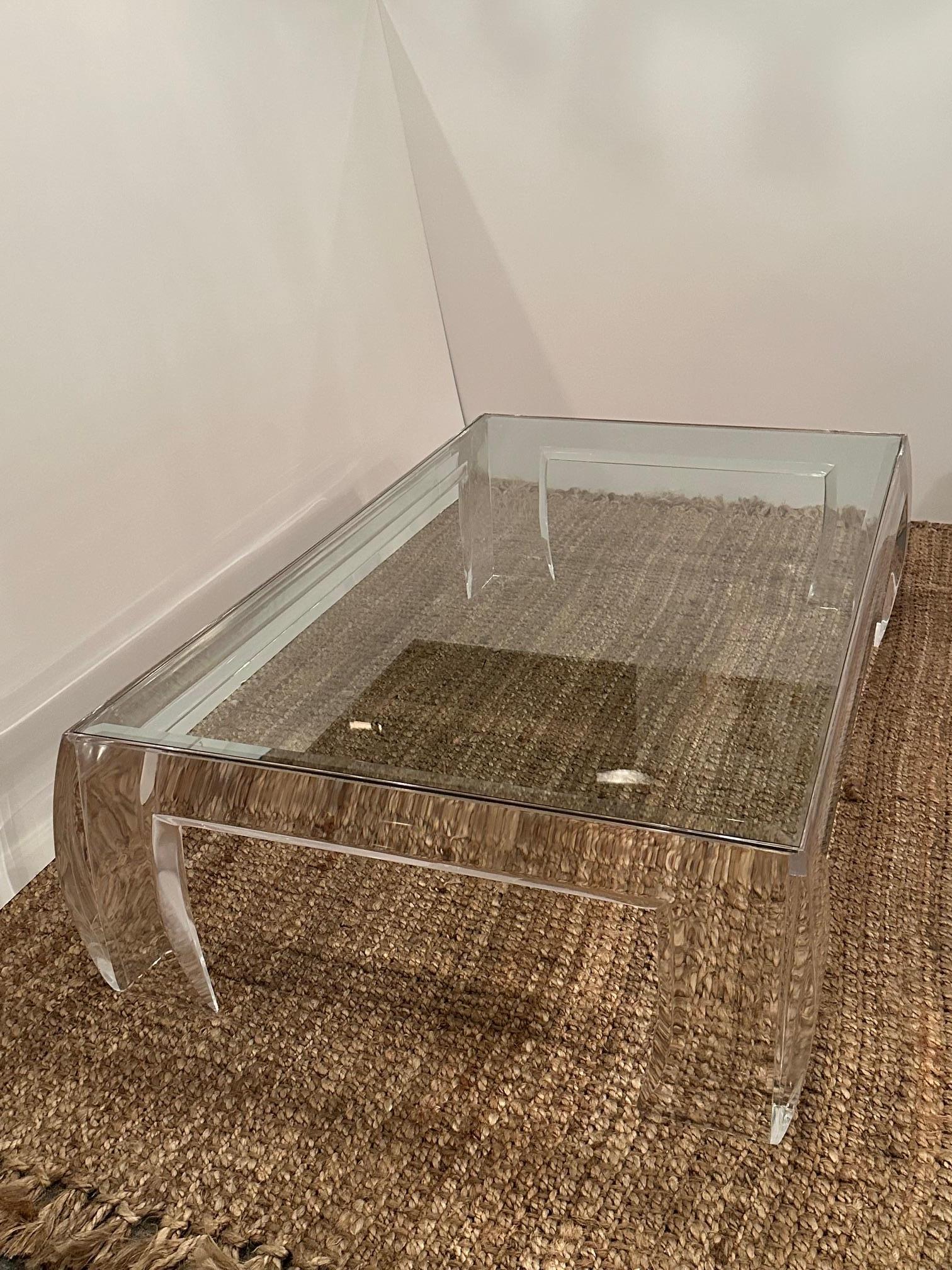 Les Prismatiques Skulpturaler Couchtisch aus Lucit und Glas im Zustand „Gut“ im Angebot in Hopewell, NJ