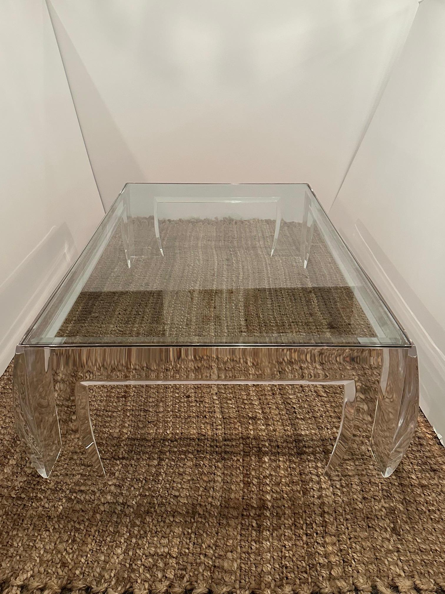 Les Prismatiques Skulpturaler Couchtisch aus Lucit und Glas (Ende des 20. Jahrhunderts) im Angebot