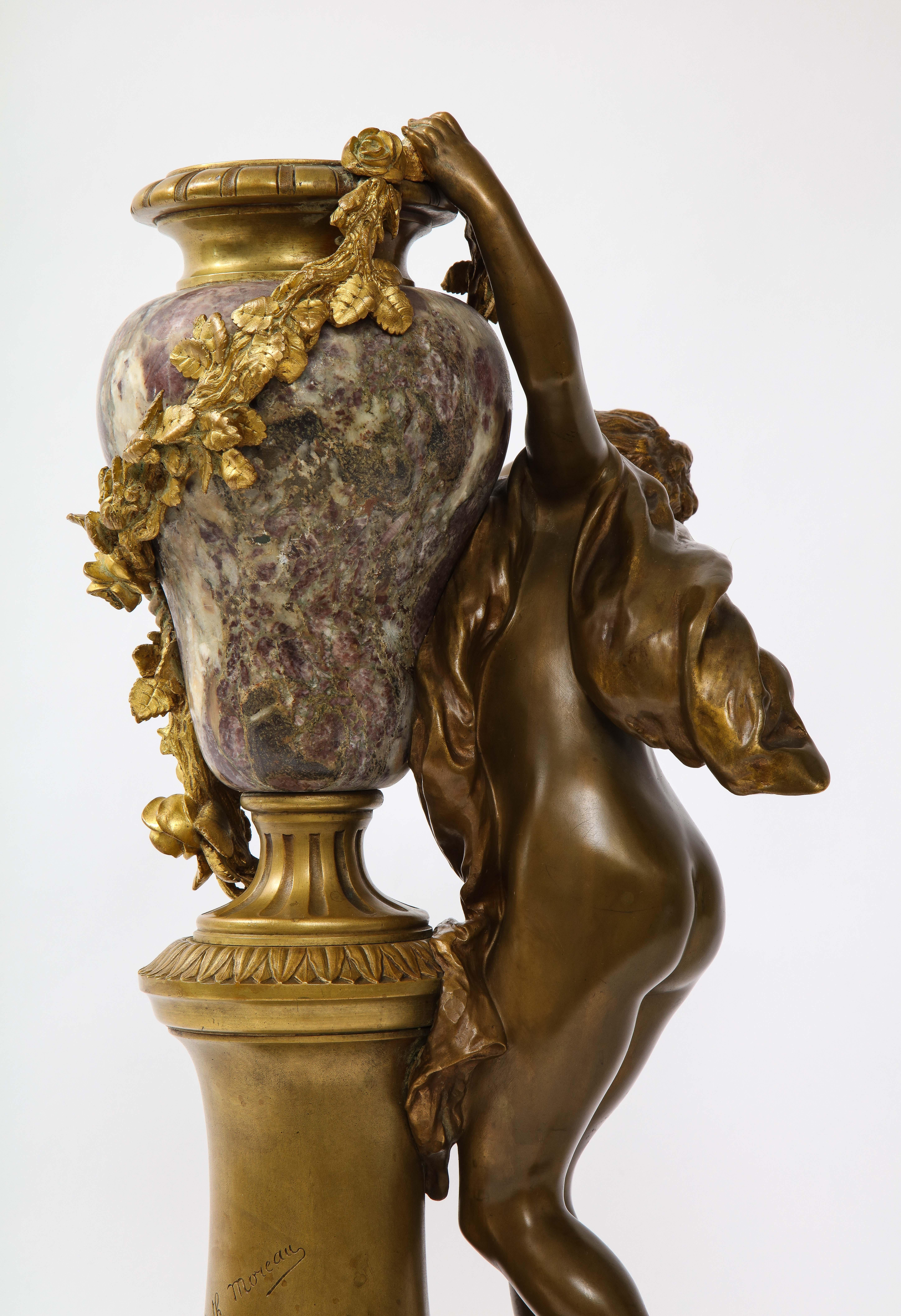 Centrotavola figurato francese in bronzo dorato e marmo 