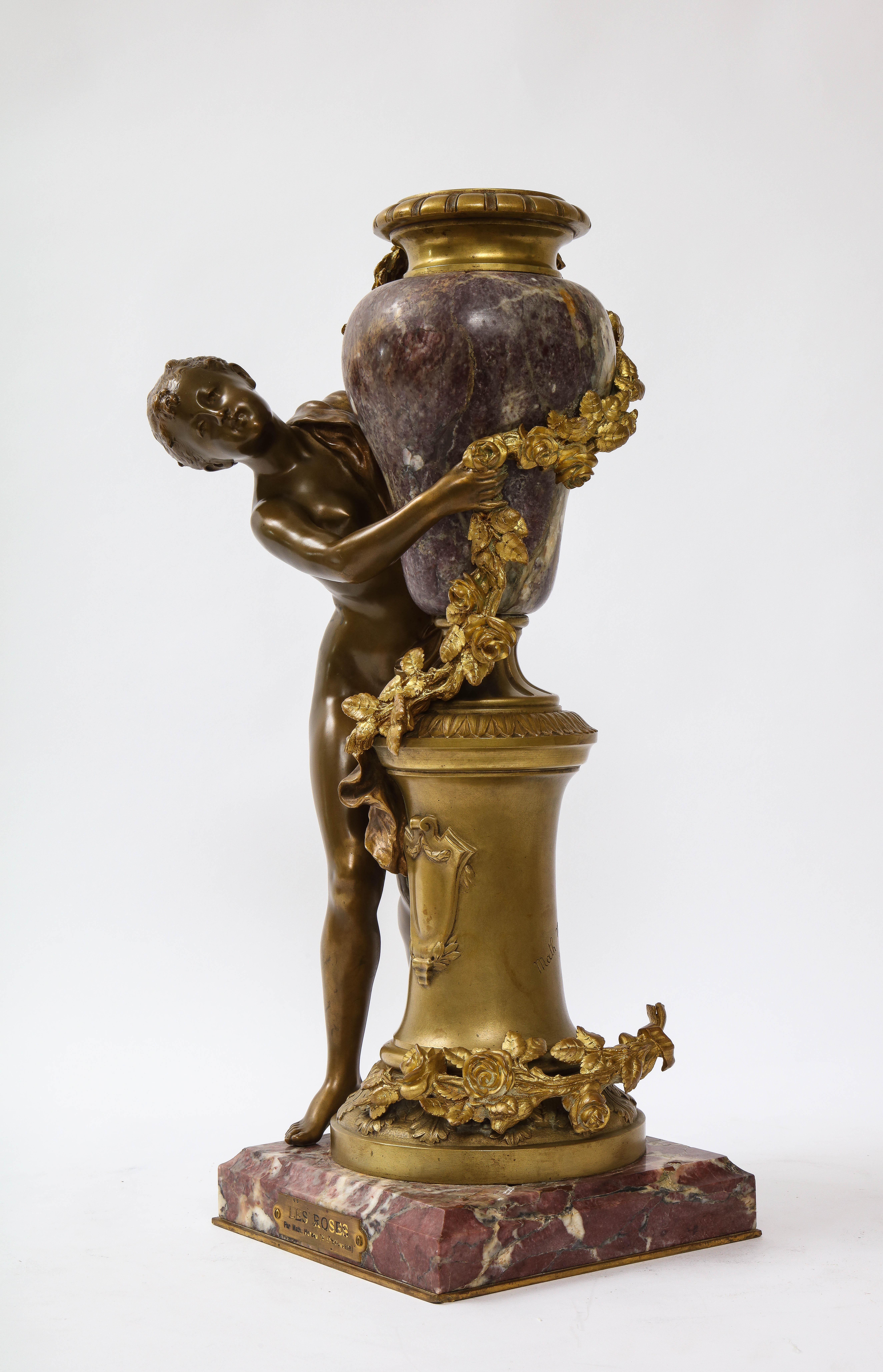 Bronzo Centrotavola figurato francese in bronzo dorato e marmo 