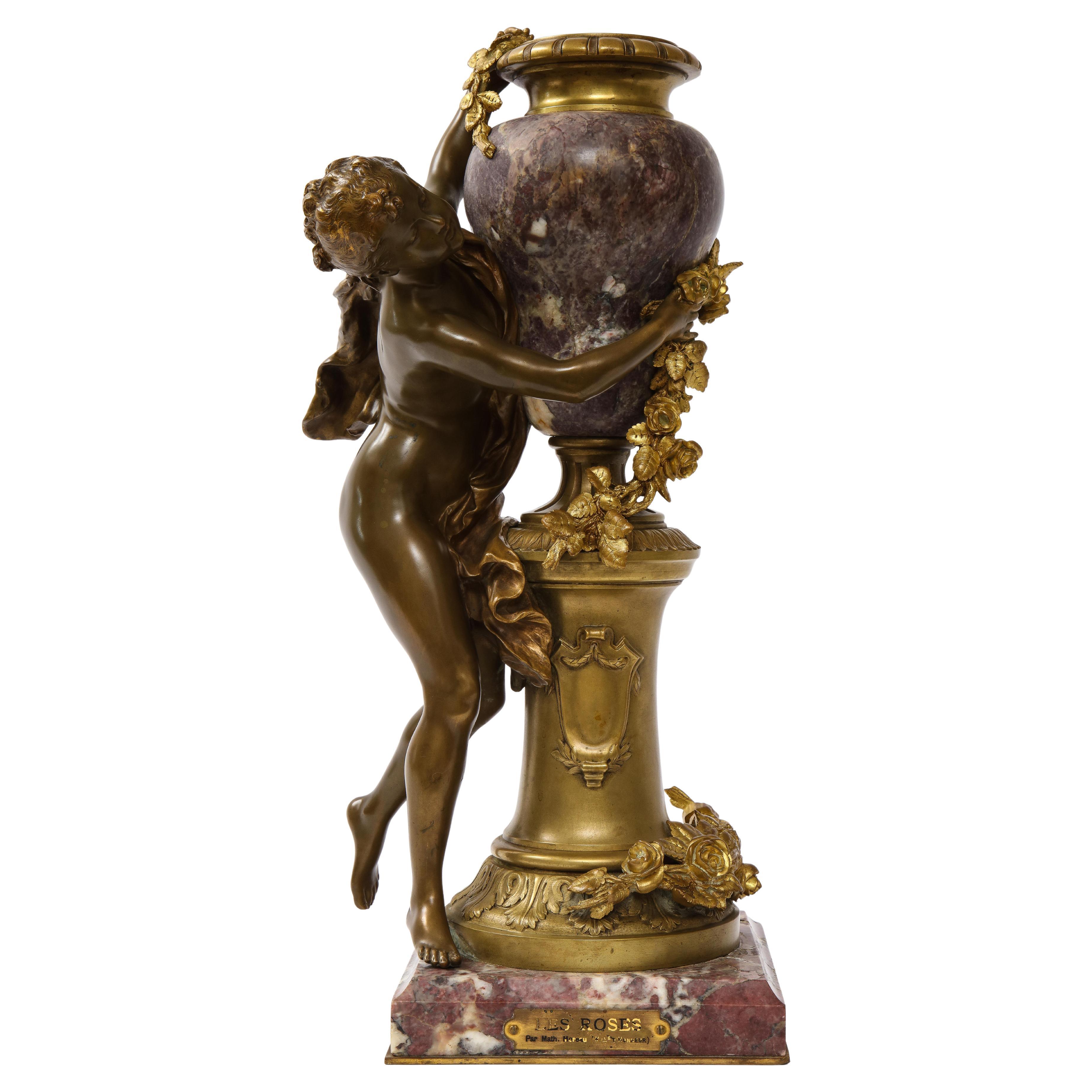 "Les Roses" Centro de mesa figurado francés de bronce dorado y mármol de Mathurin Moreau