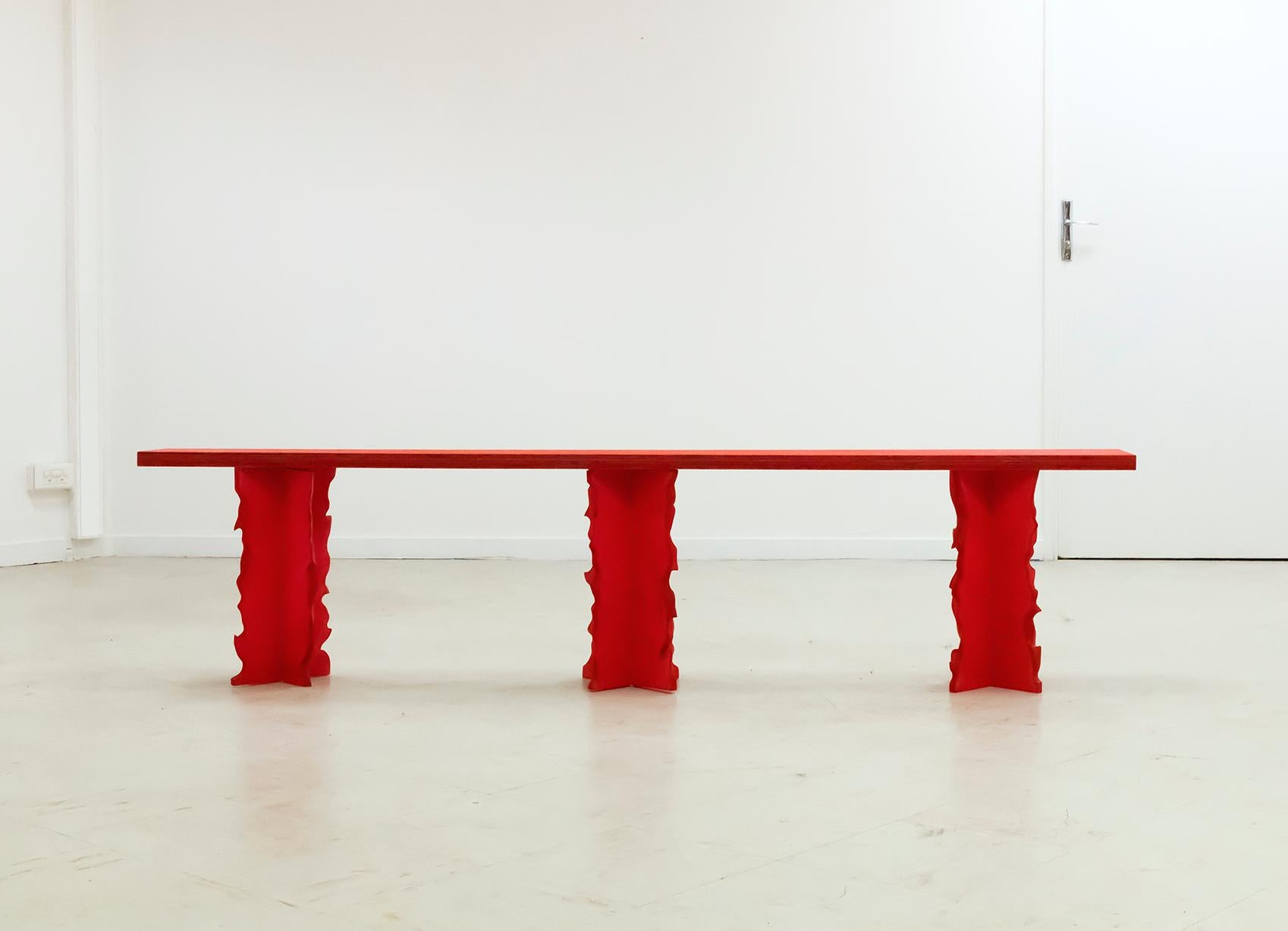 Banc Les Savoyards de Mélissa Mariller
Dimensions : D 20 x L 210 x H 45 cm.
MATERIAL : Contreplaqué de pin.

Inspiré par le mobilier vernaculaire régional, Les Savoyards est une recherche de mobilier 