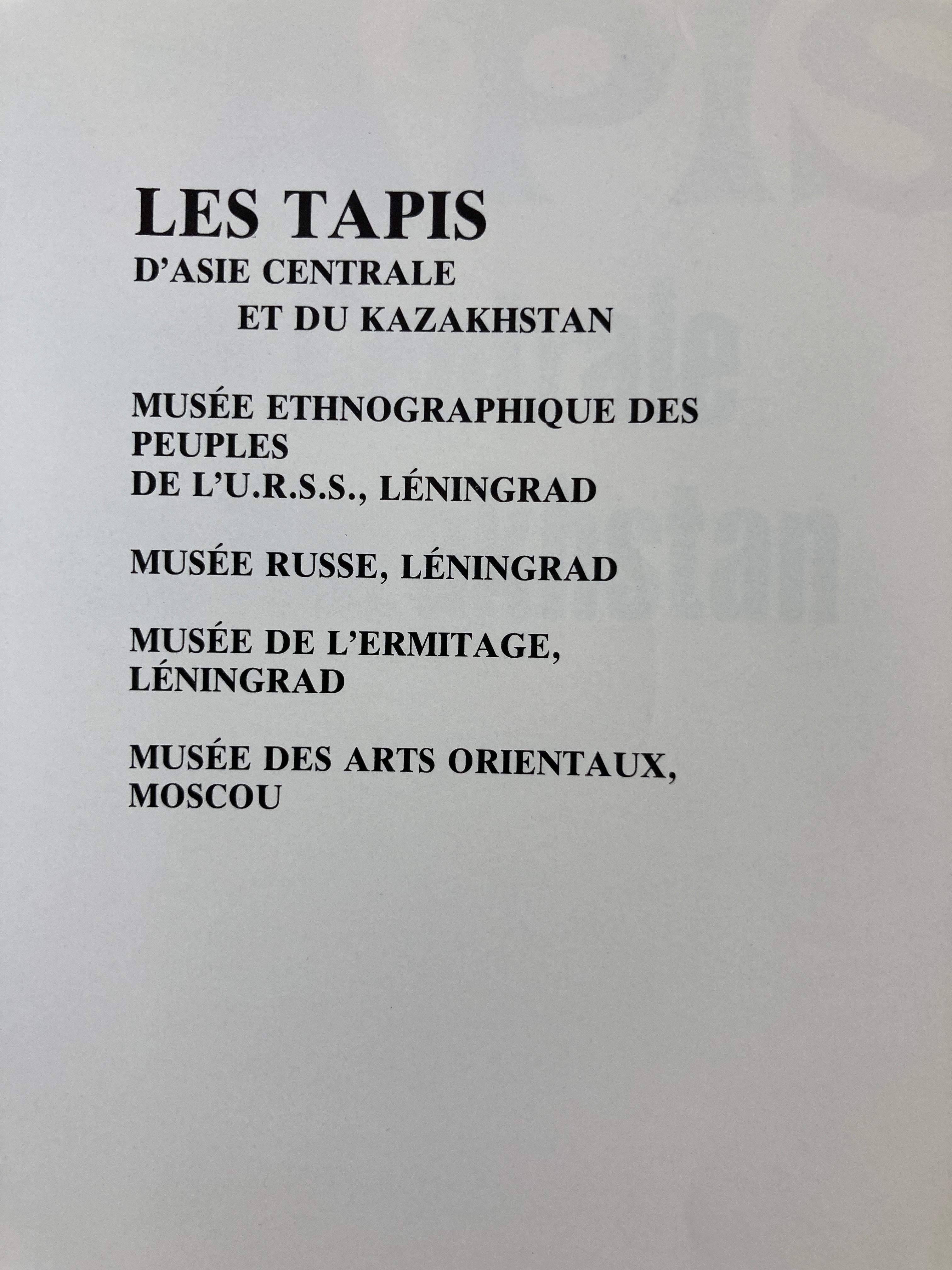 Les Tapis d'Asie Centrale et du Kazakhstan, Tapis du Kazakhstan Livre de texte français Bon état - En vente à North Hollywood, CA