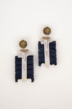 Pendientes de clip de metal dorado Lesage